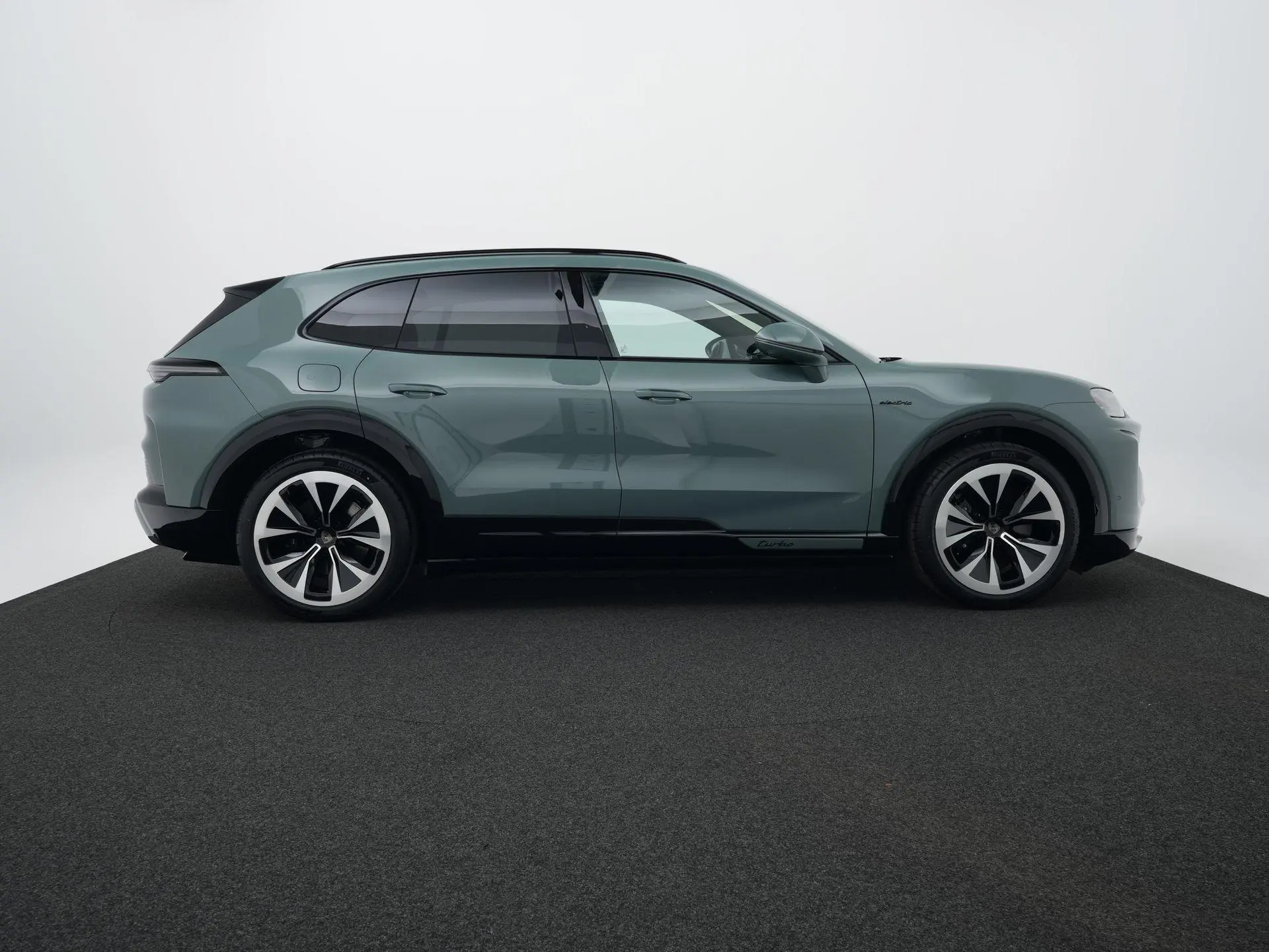 Cayenne Turbo Electric