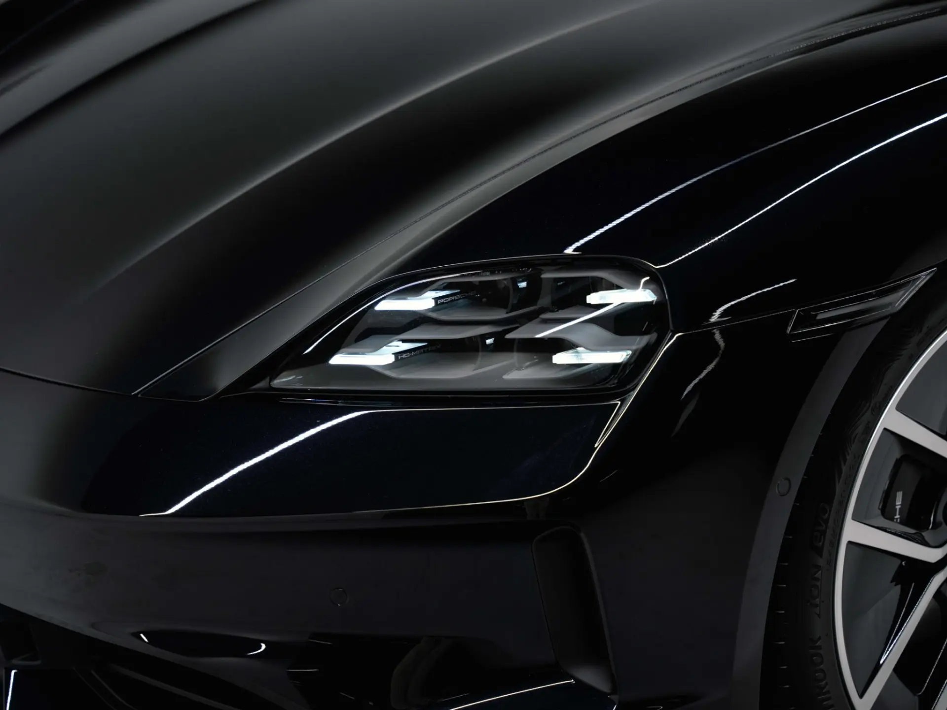 Taycan Black Edition