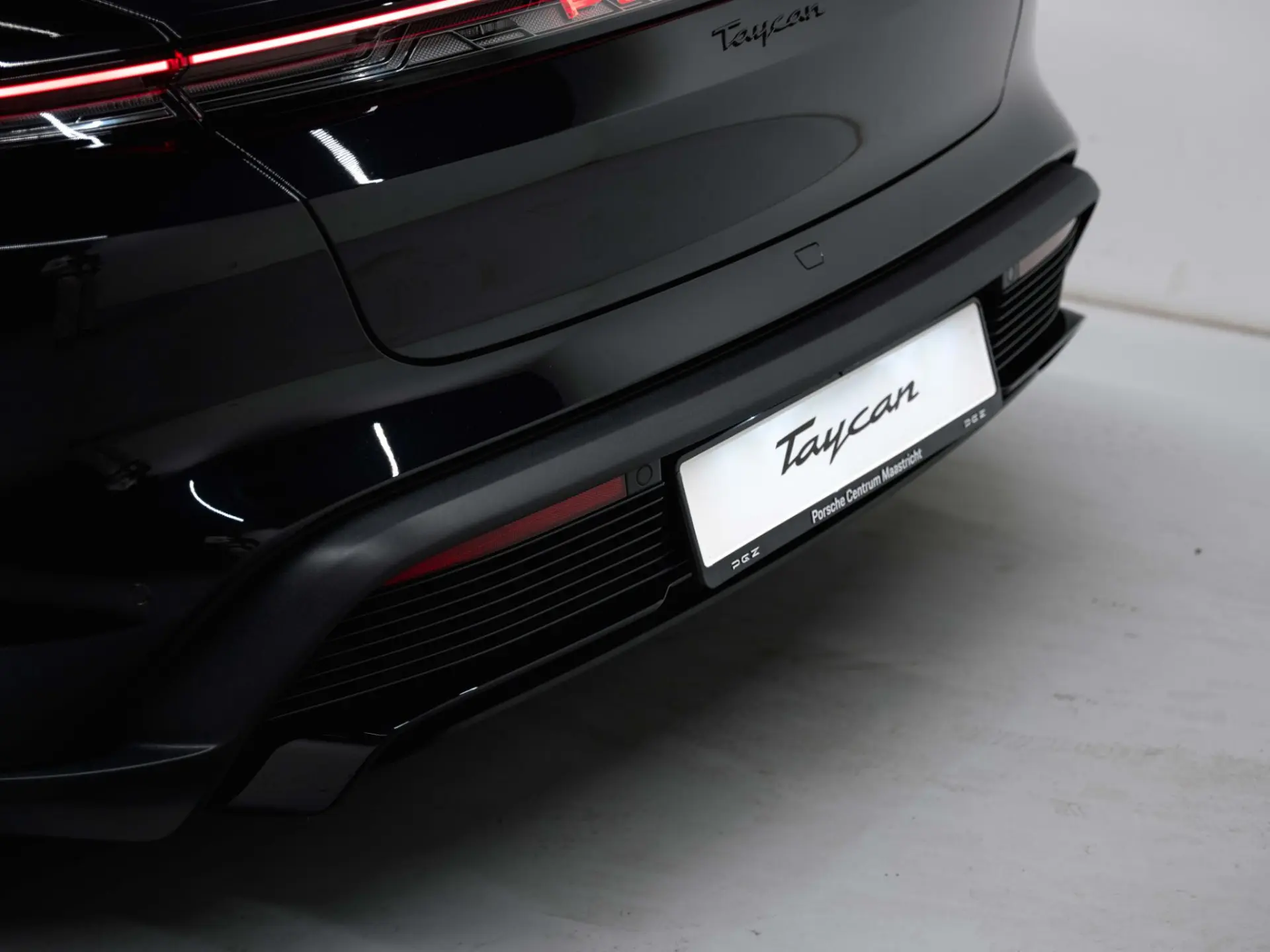 Taycan Black Edition