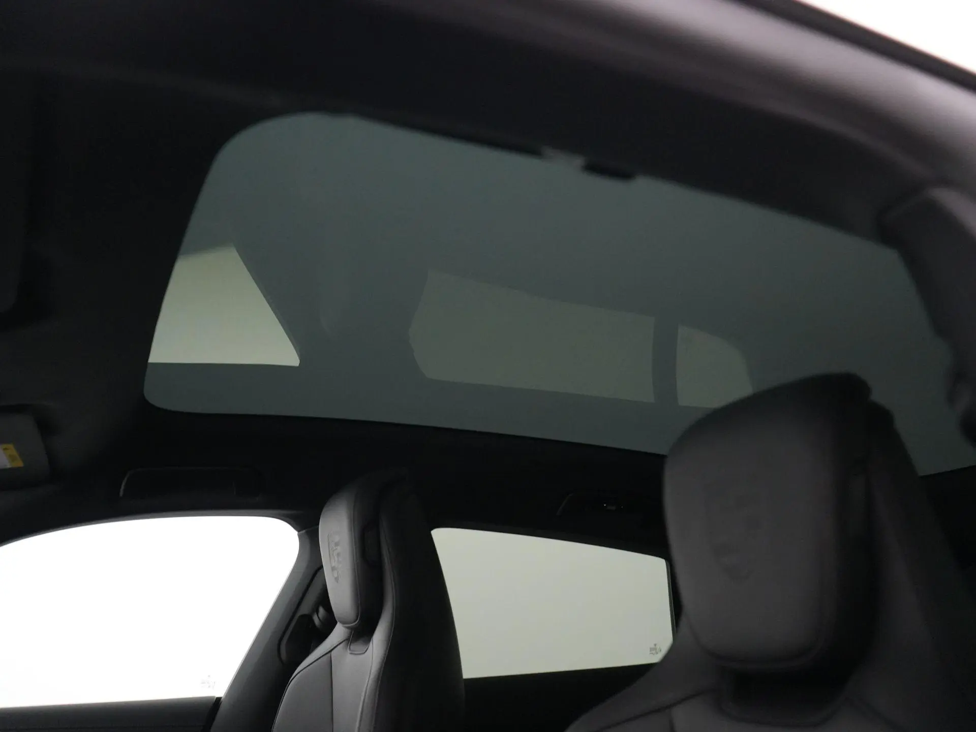 Taycan Sport Turismo Black Edition
