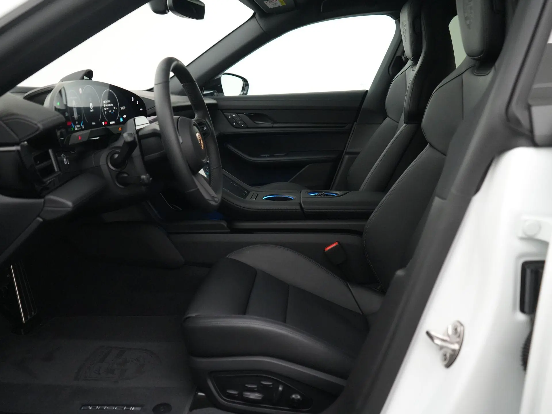 Taycan Sport Turismo Black Edition