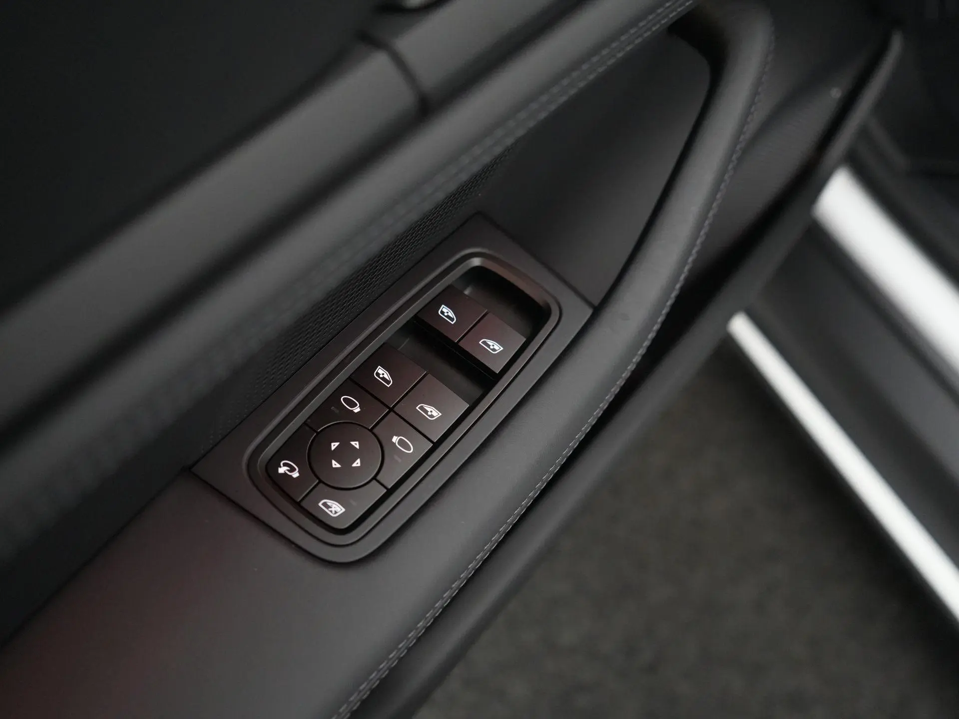 Taycan Sport Turismo Black Edition