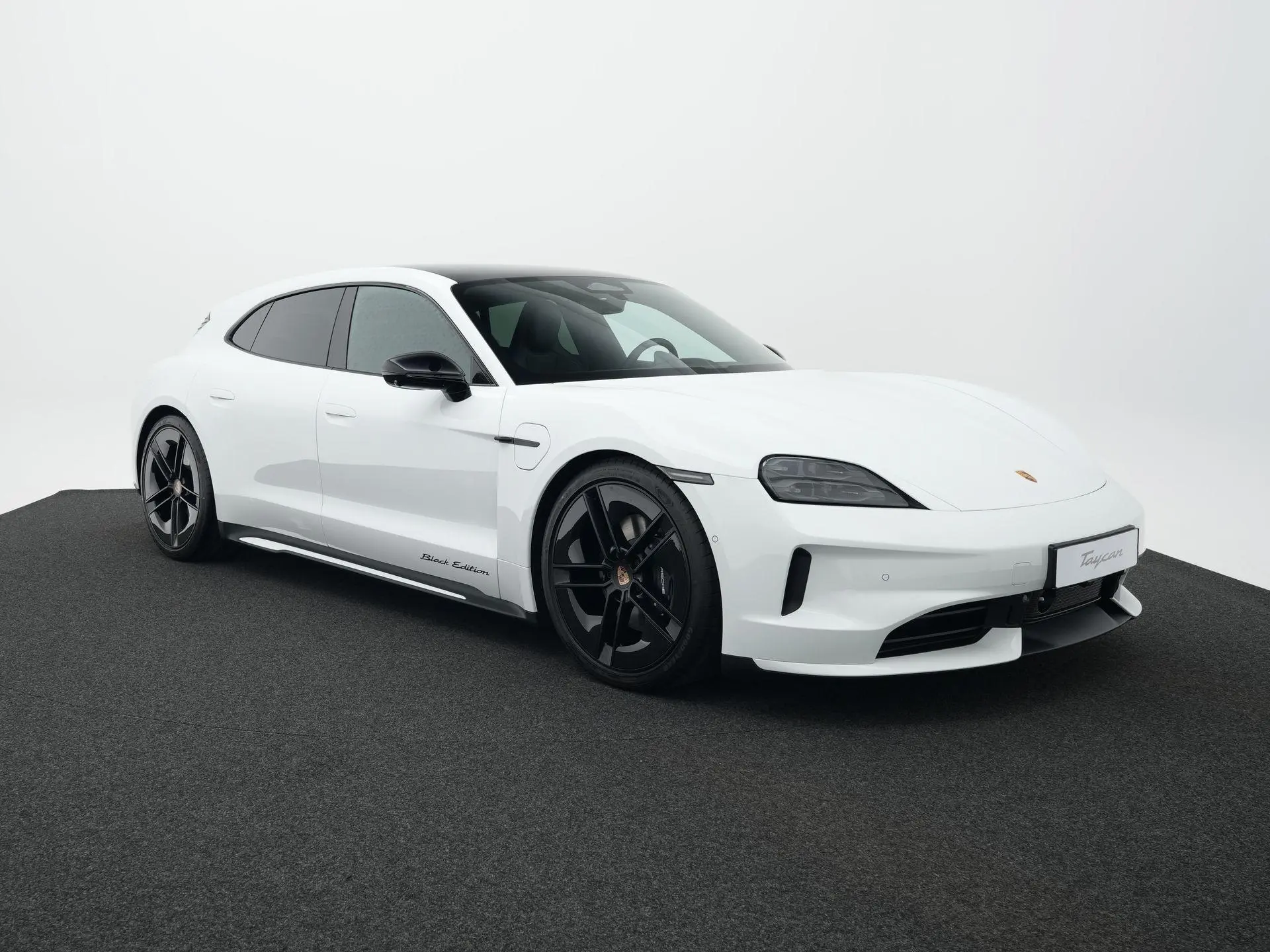 Taycan Sport Turismo Black Edition