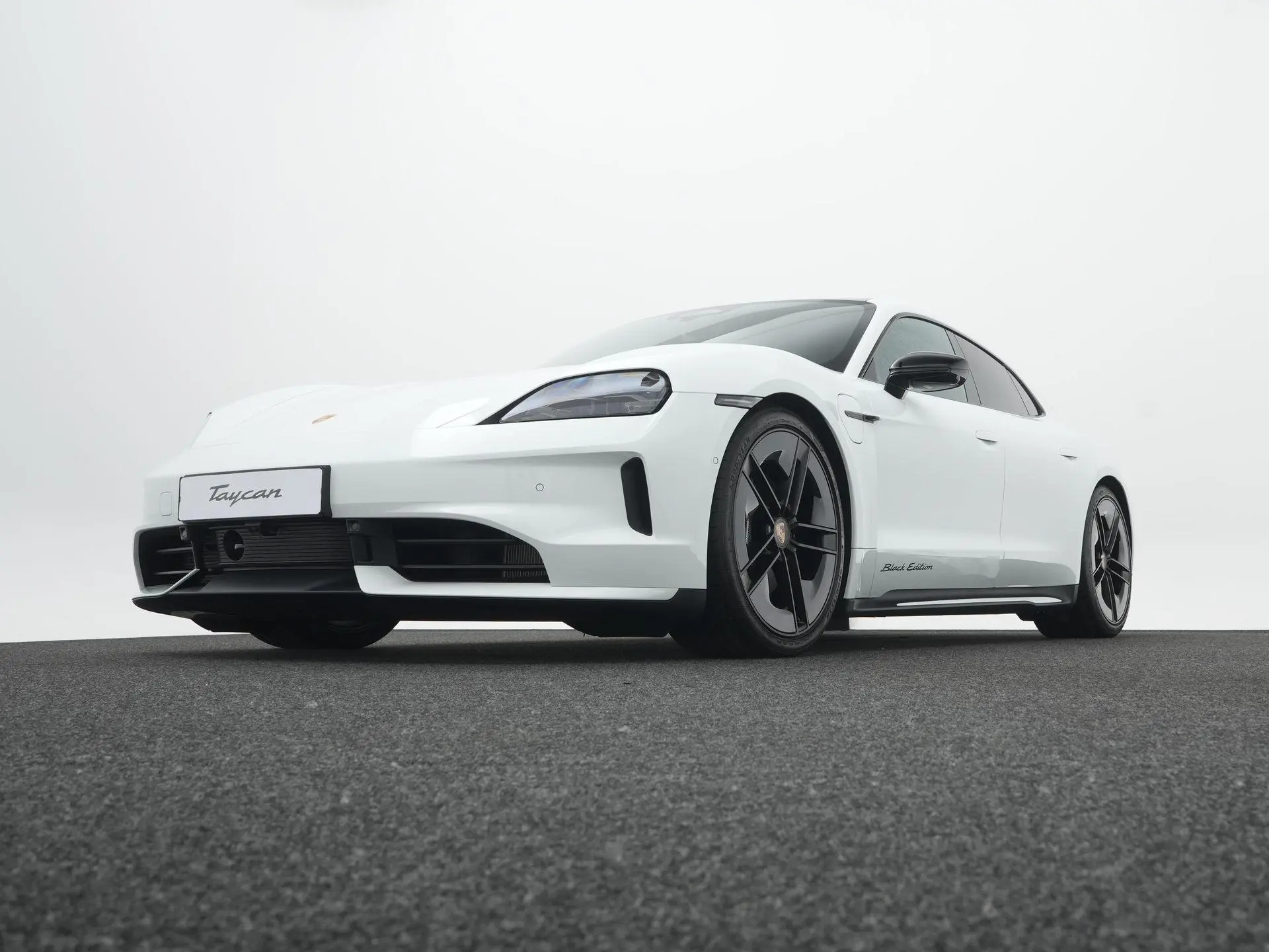 Taycan Sport Turismo Black Edition