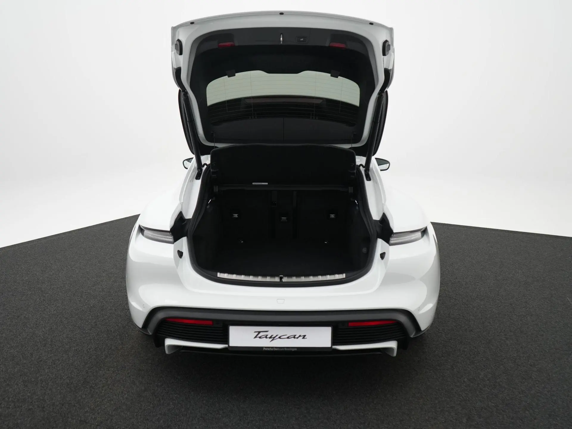 Taycan Sport Turismo Black Edition