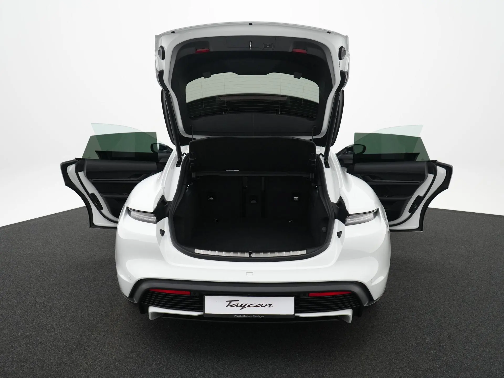 Taycan Sport Turismo Black Edition