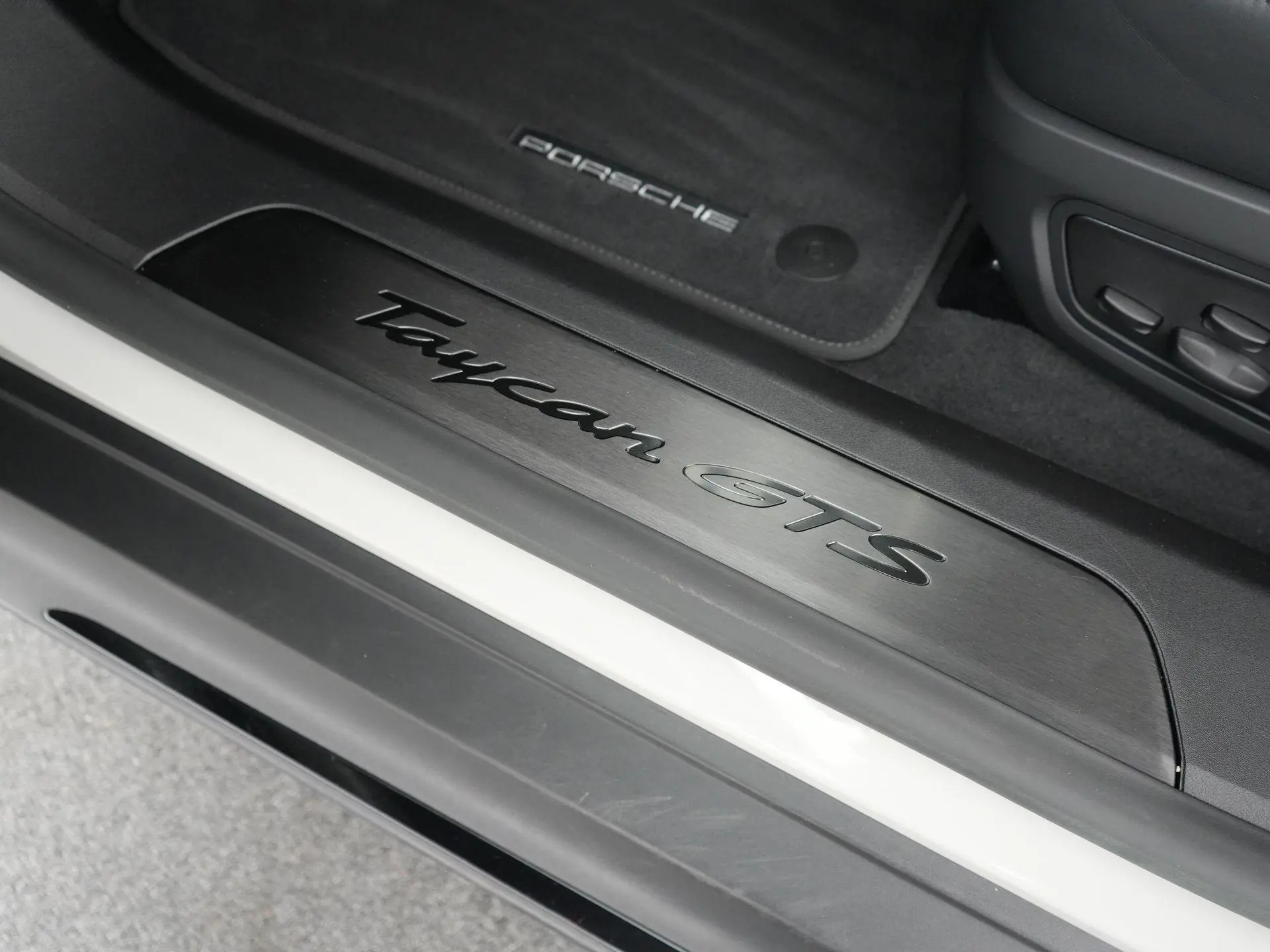 Taycan Sport Turismo GTS 93 kWh