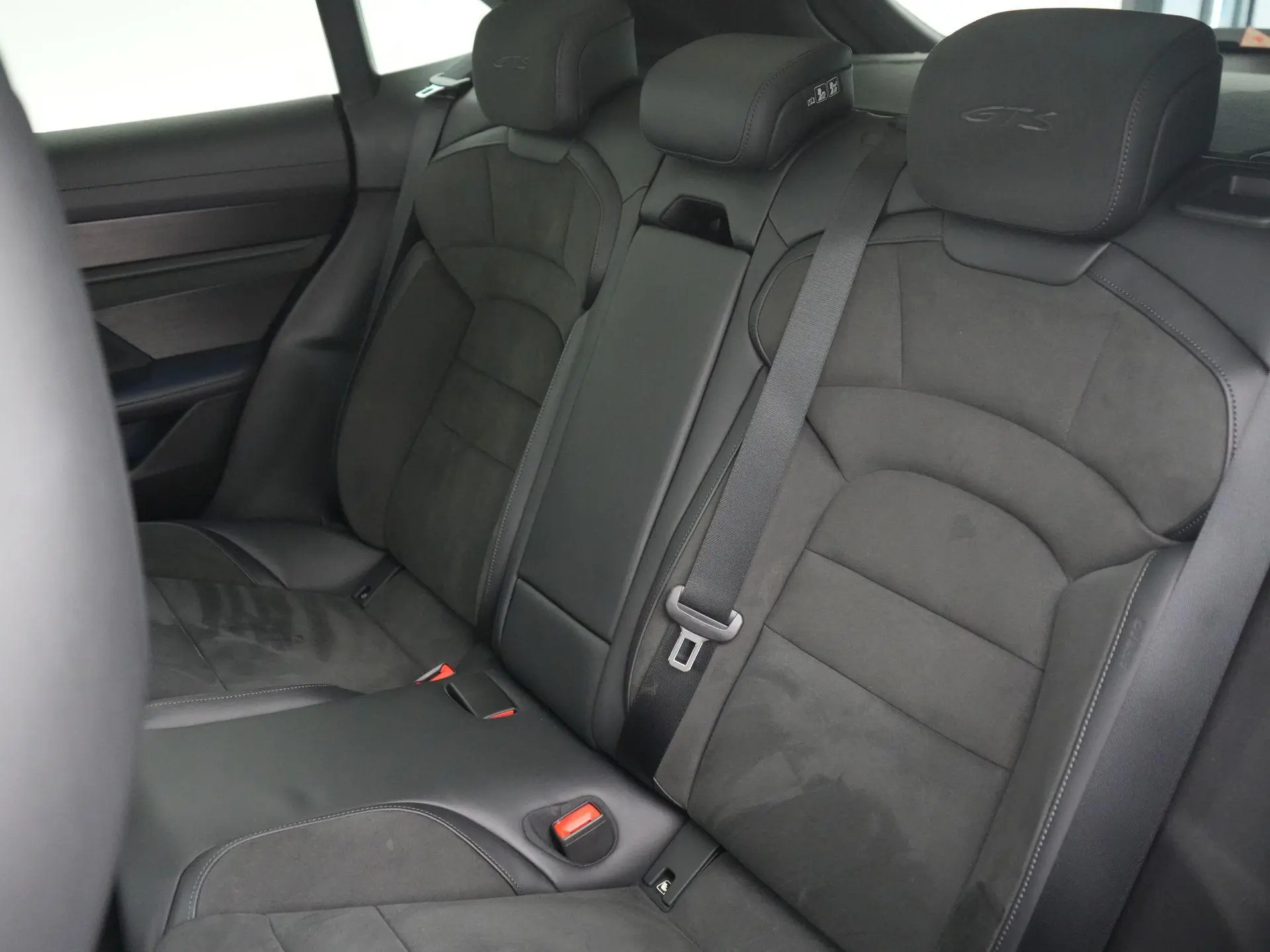 Taycan Sport Turismo GTS 93 kWh