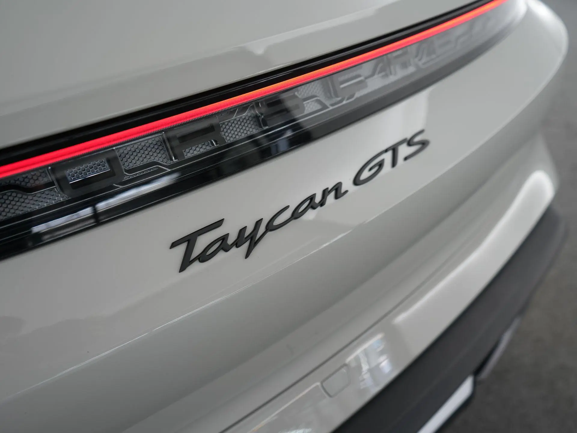 Taycan Sport Turismo GTS 93 kWh