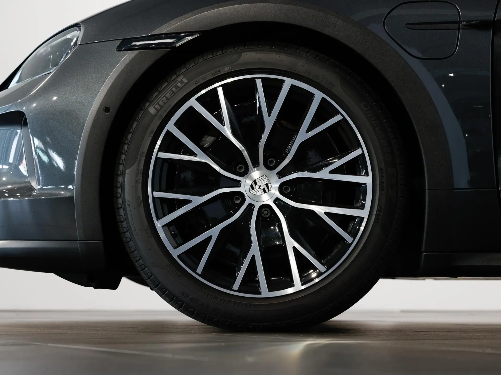 Taycan 4 Cross Turismo 