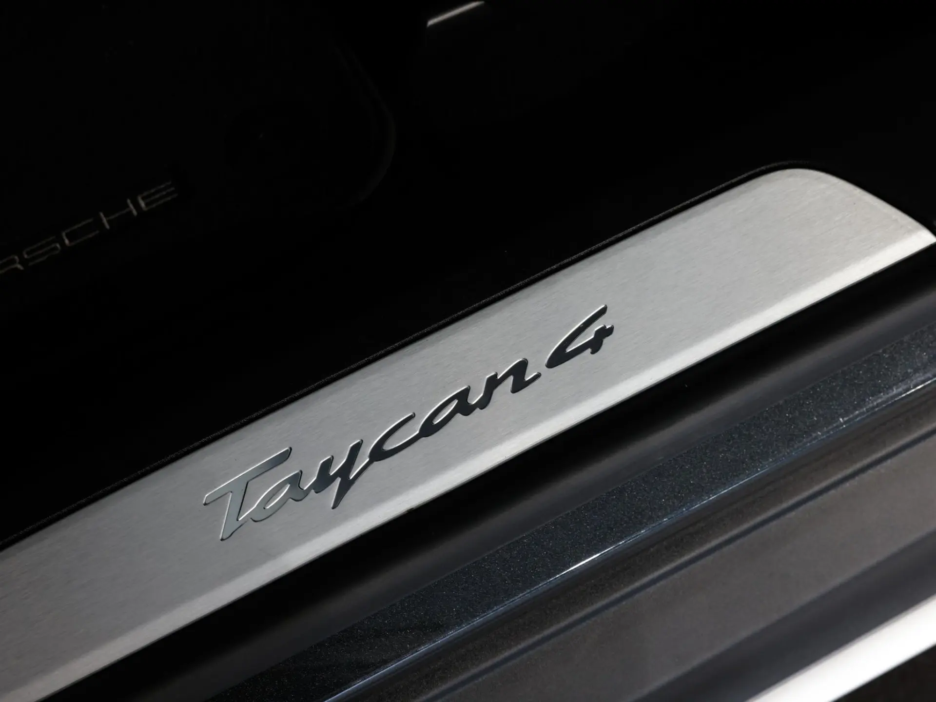 Taycan 4 Cross Turismo 