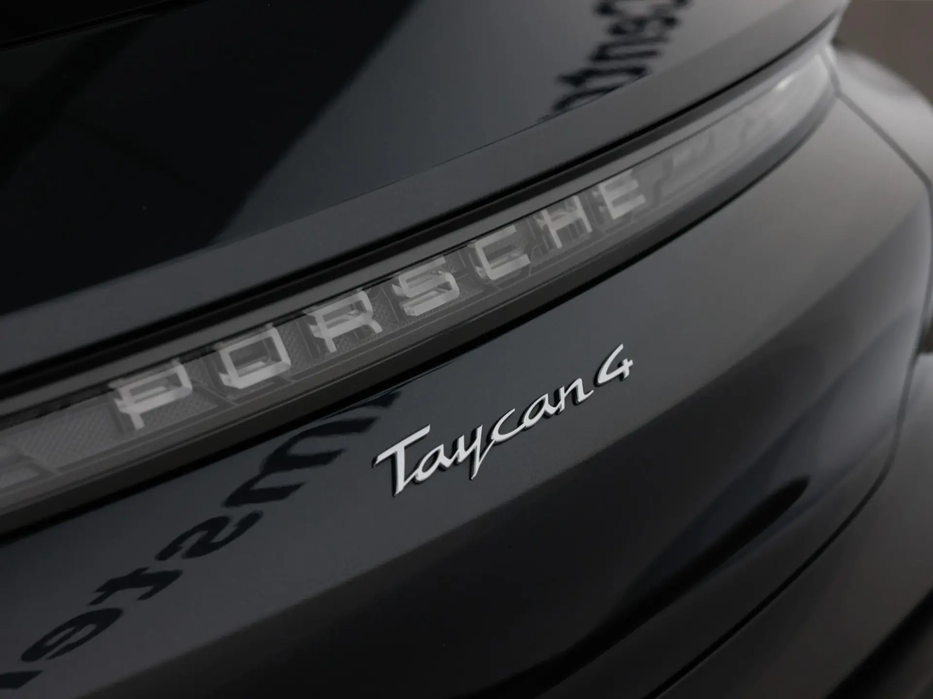 Taycan 4 Cross Turismo 