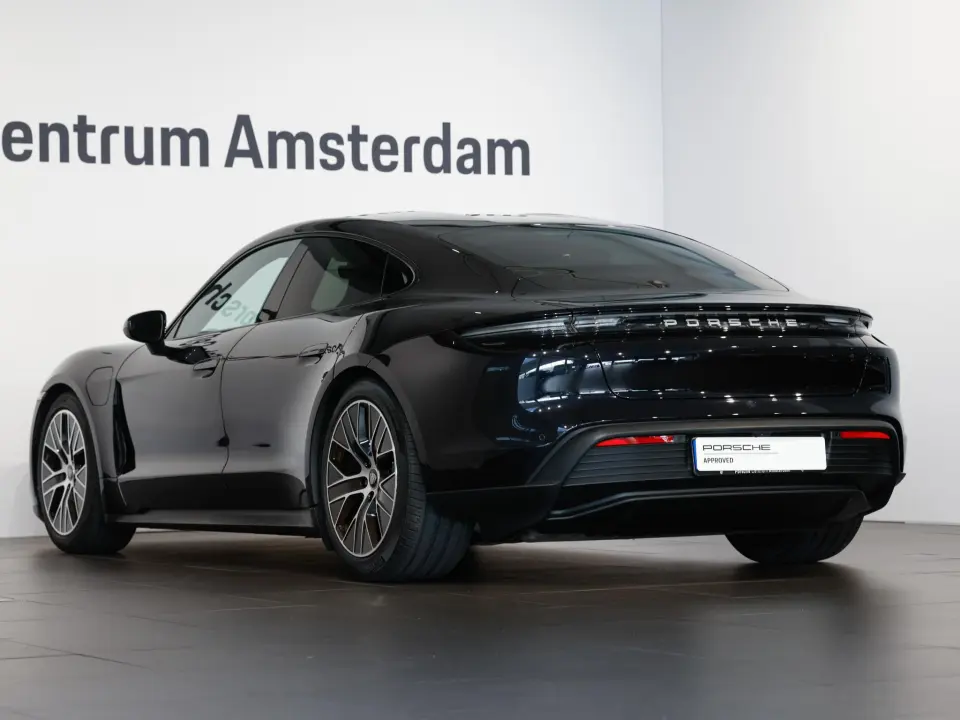 Porsche Taycan 