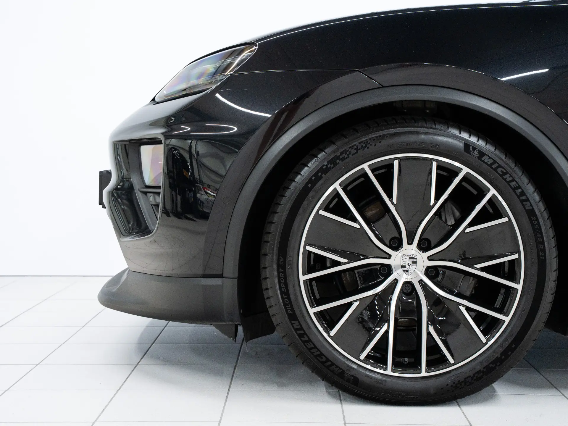 Macan 4