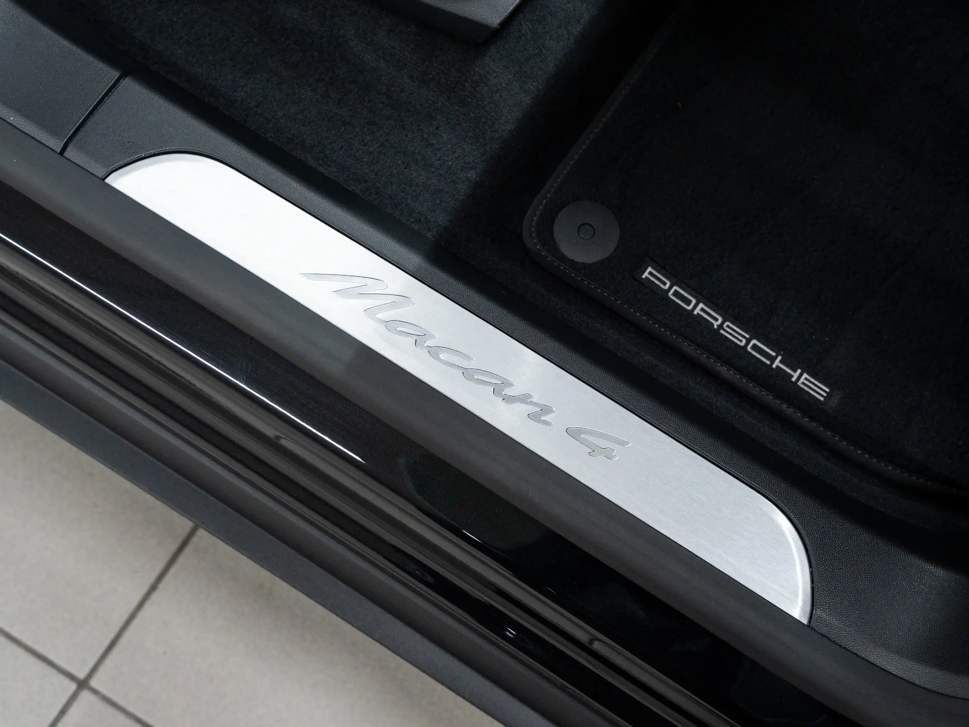 Macan 4