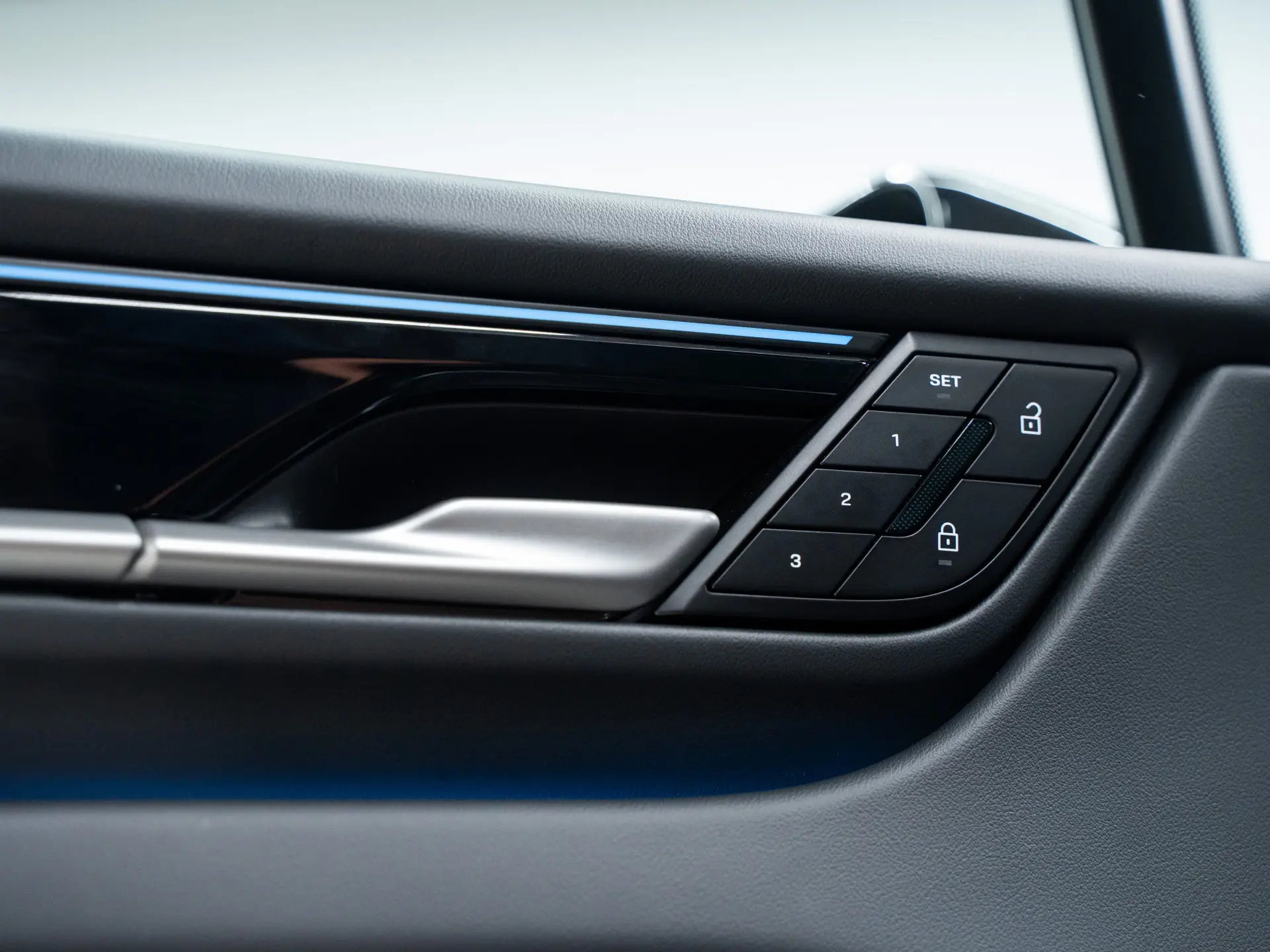 Macan 4