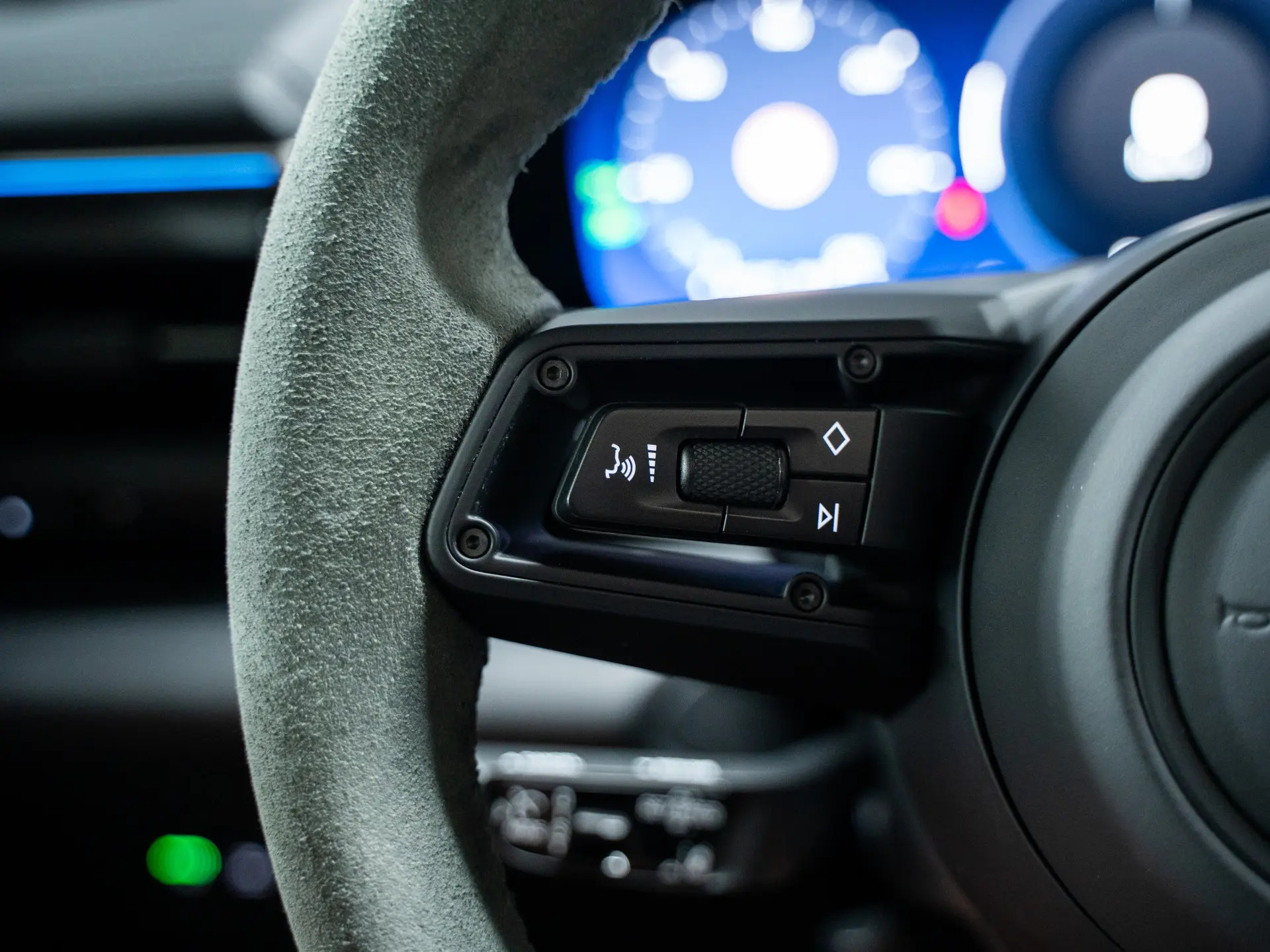 Macan 4