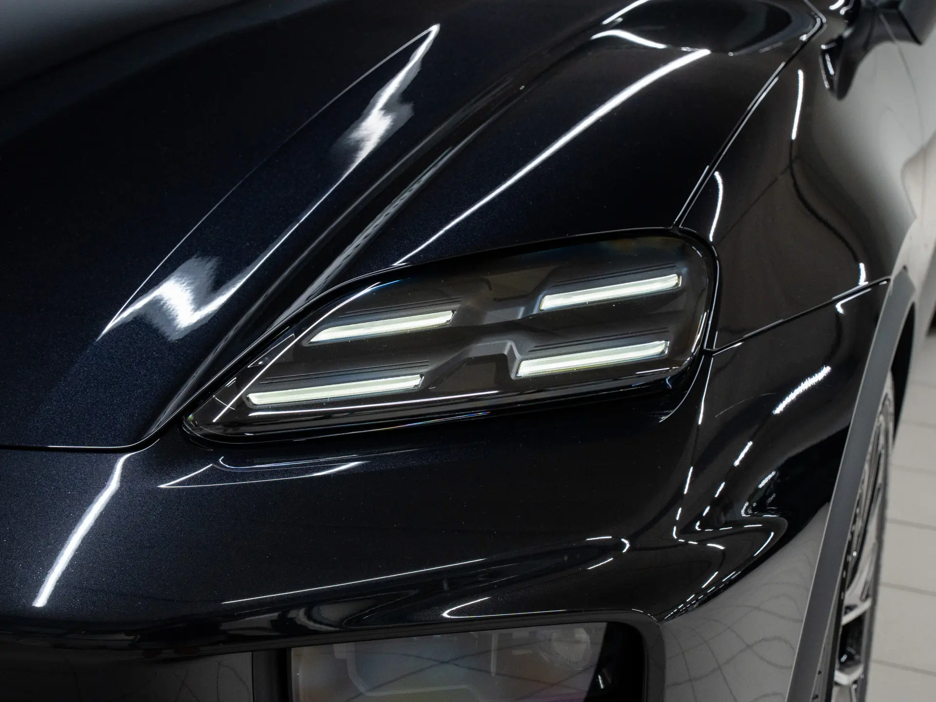 Macan 4