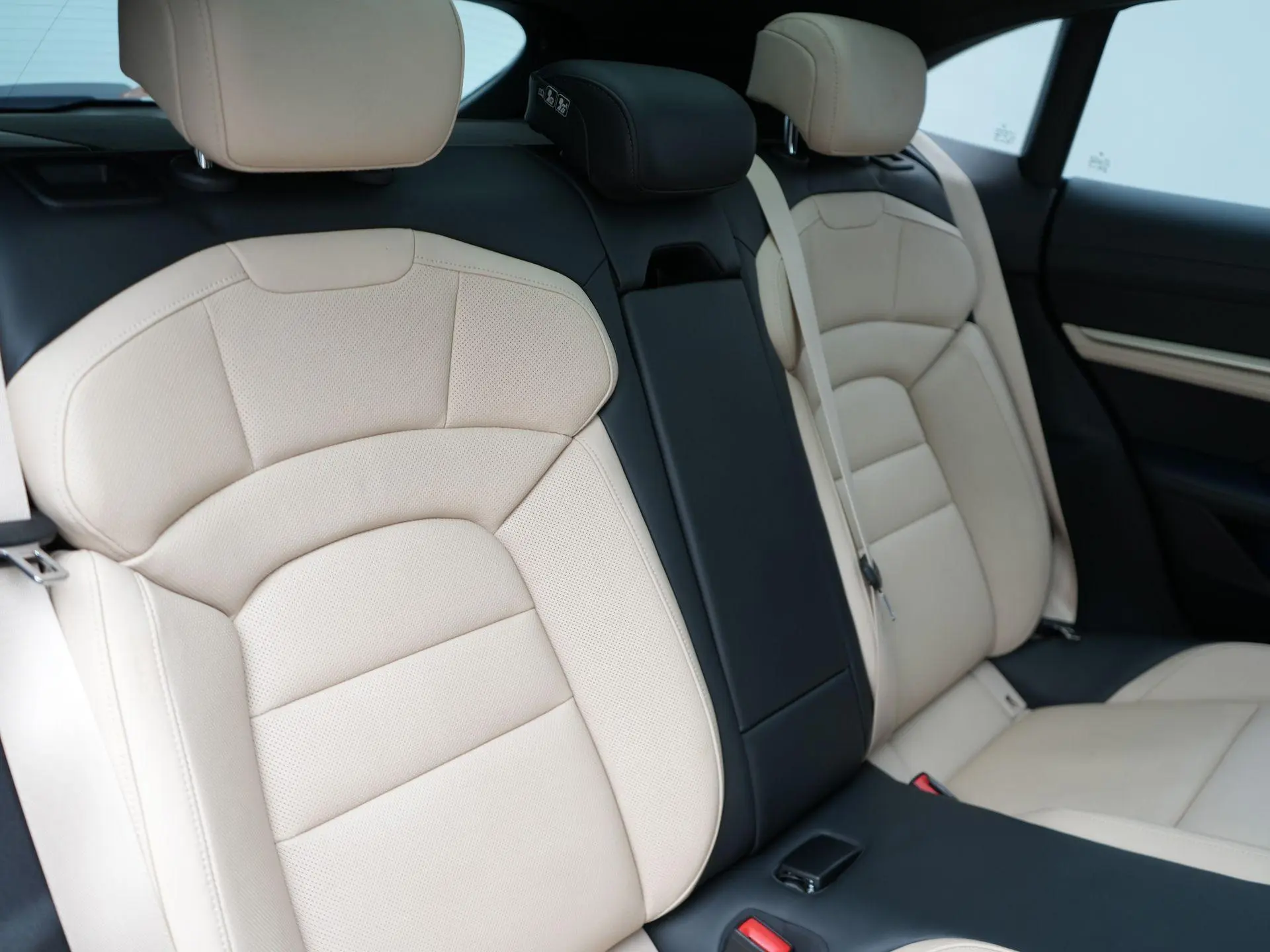 Taycan 4S Cross Turismo