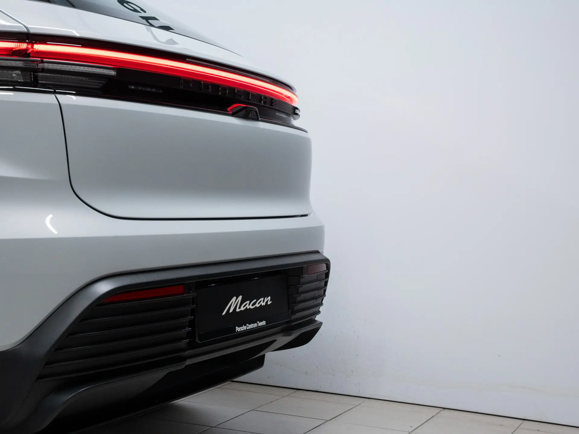 Macan 4