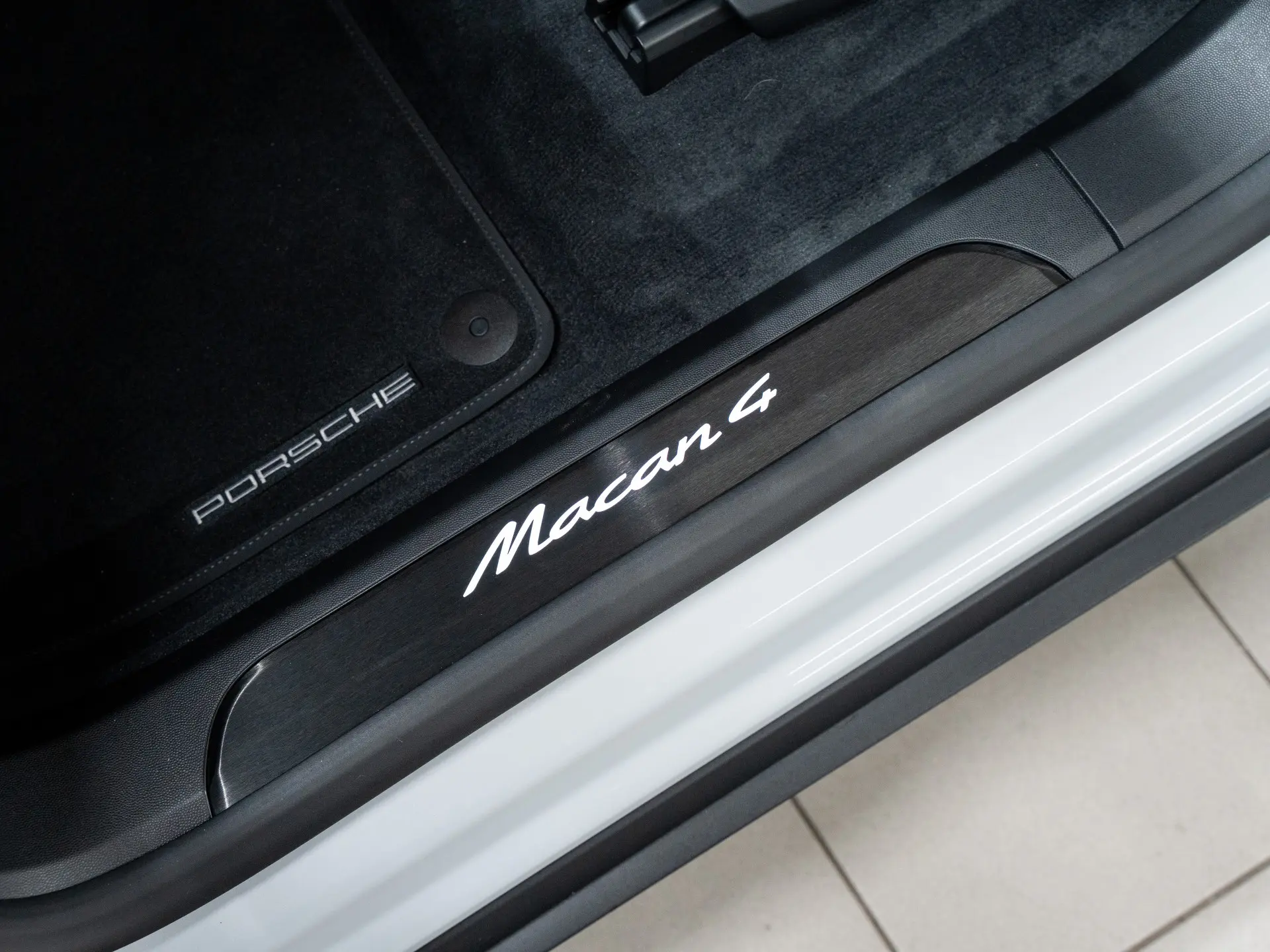 Macan 4