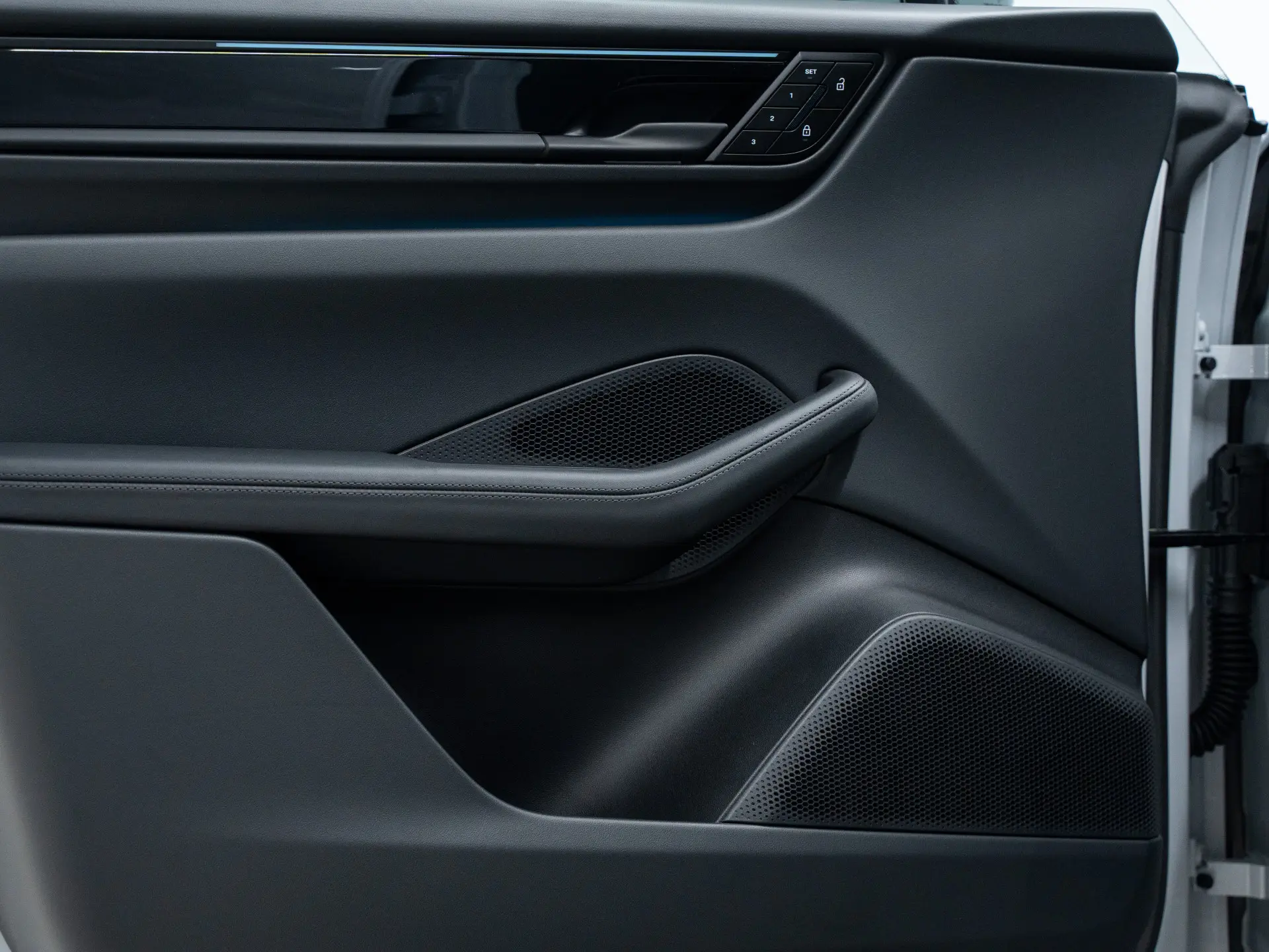 Macan 4