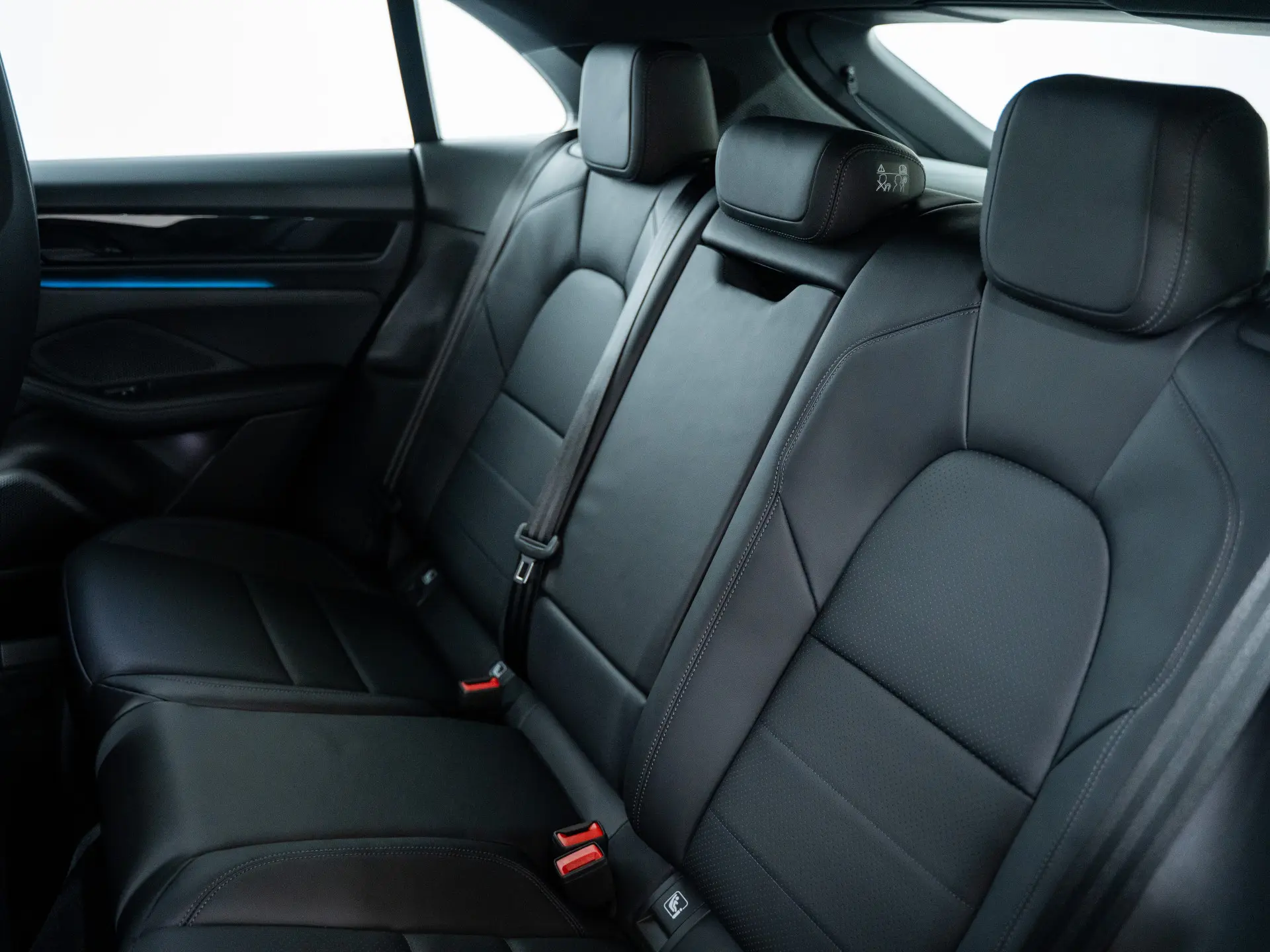 Macan 4