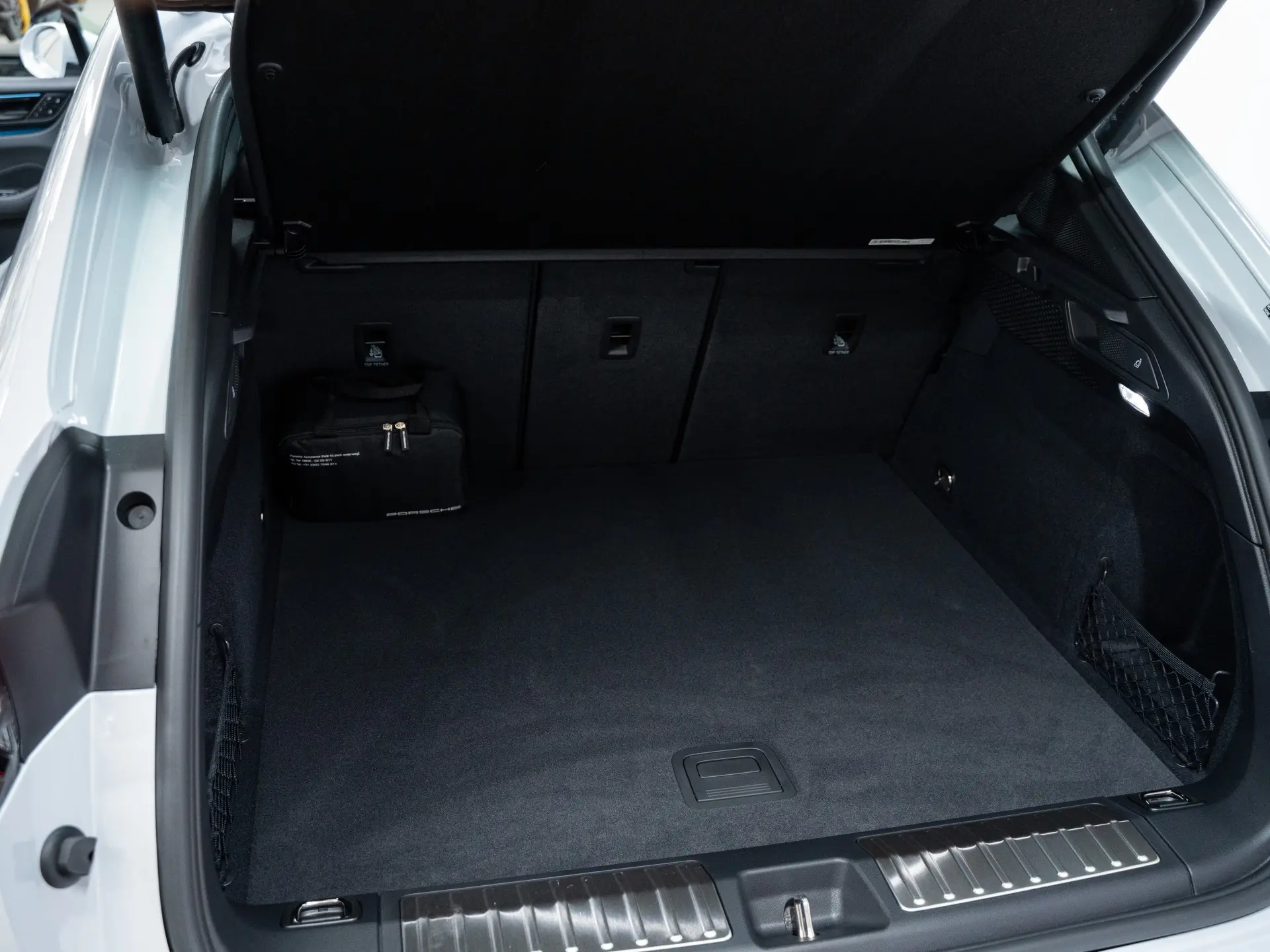 Macan 4