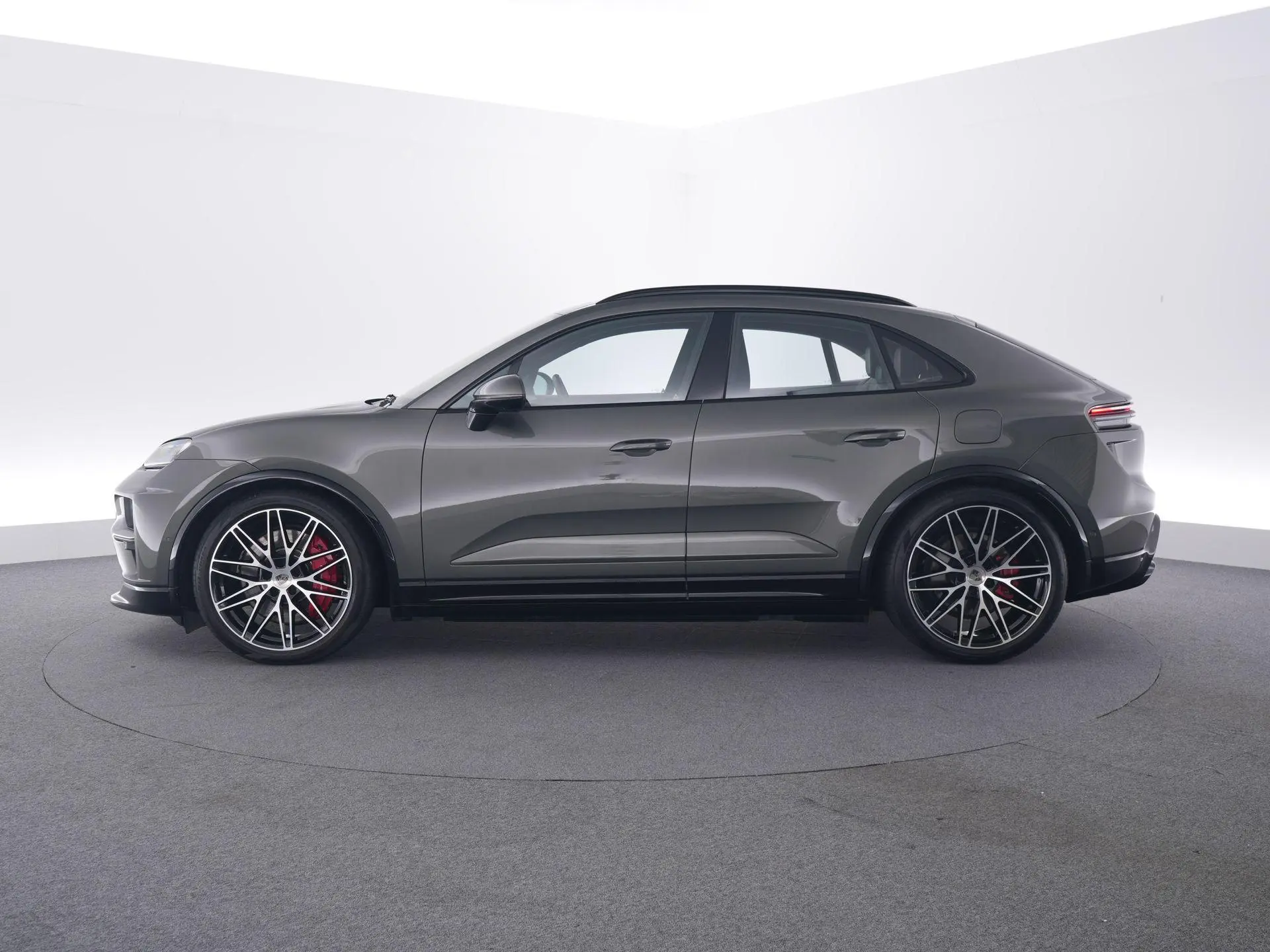 Macan Turbo 100 kWh