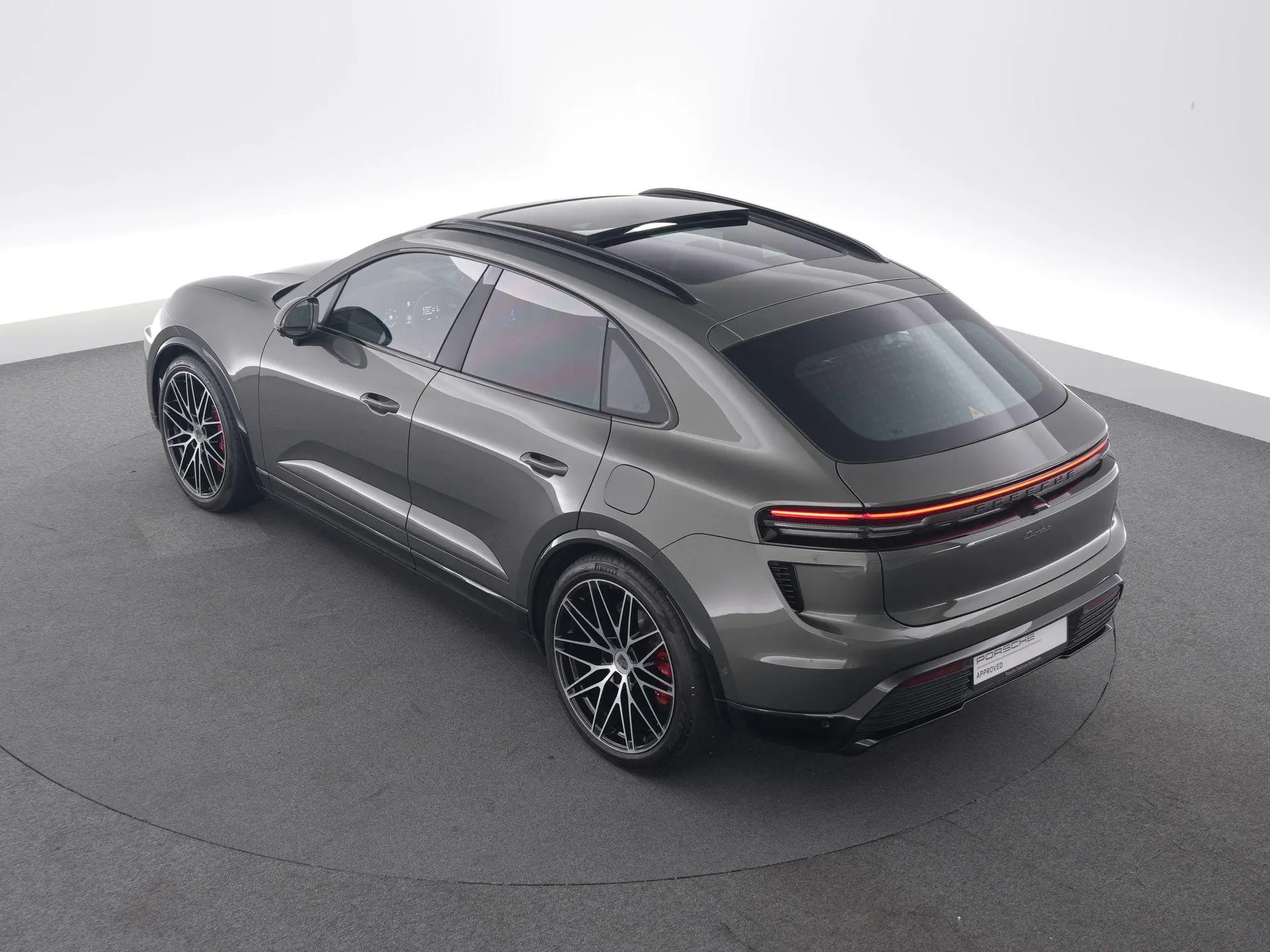 Macan Turbo 100 kWh