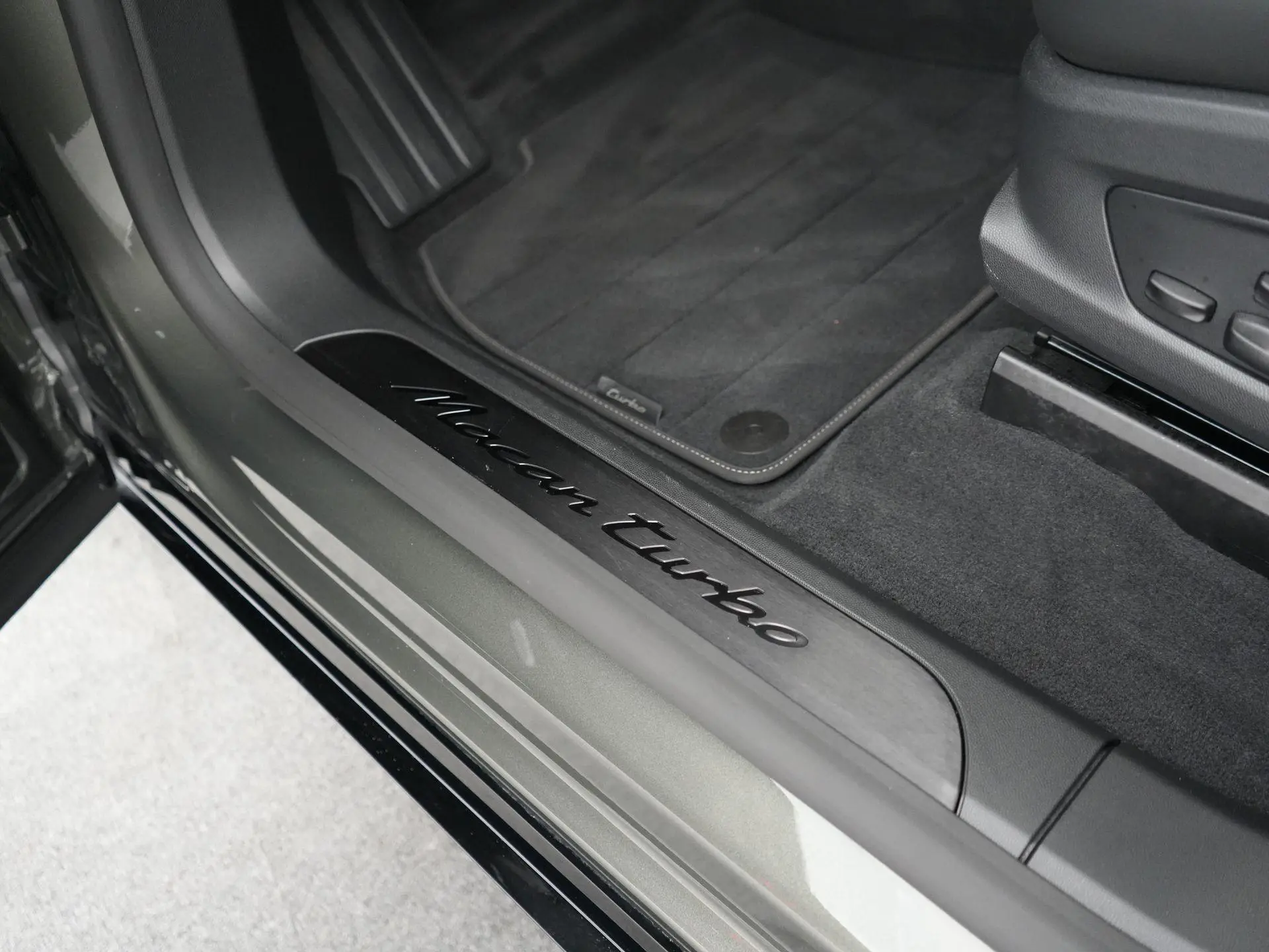 Macan Turbo 100 kWh