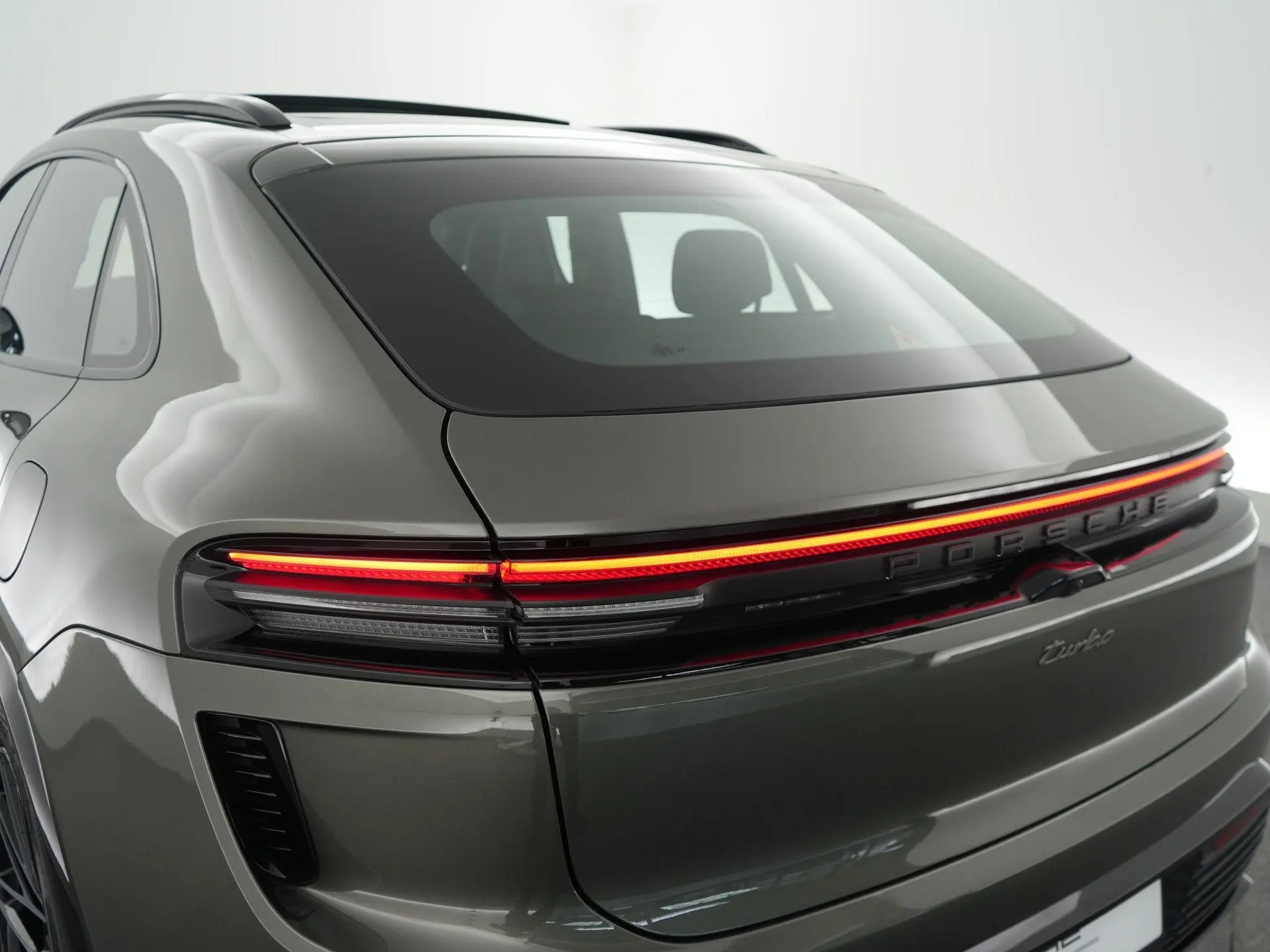 Macan Turbo 100 kWh