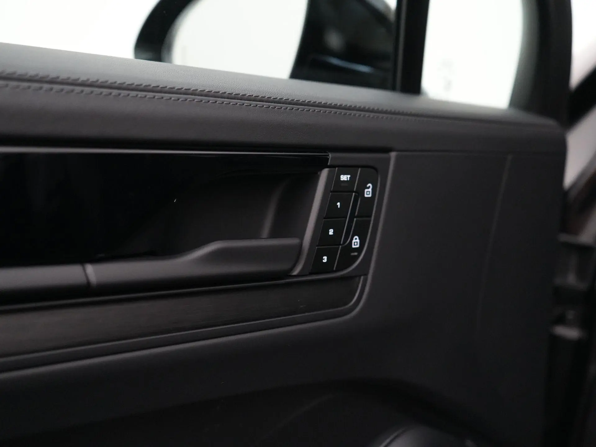 Cayenne E-Hybrid Black Edition