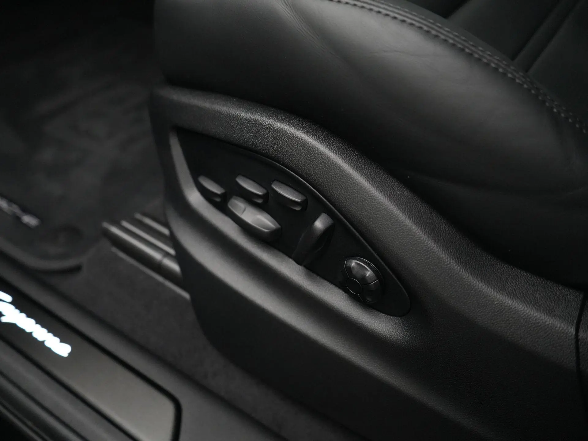 Cayenne E-Hybrid Black Edition