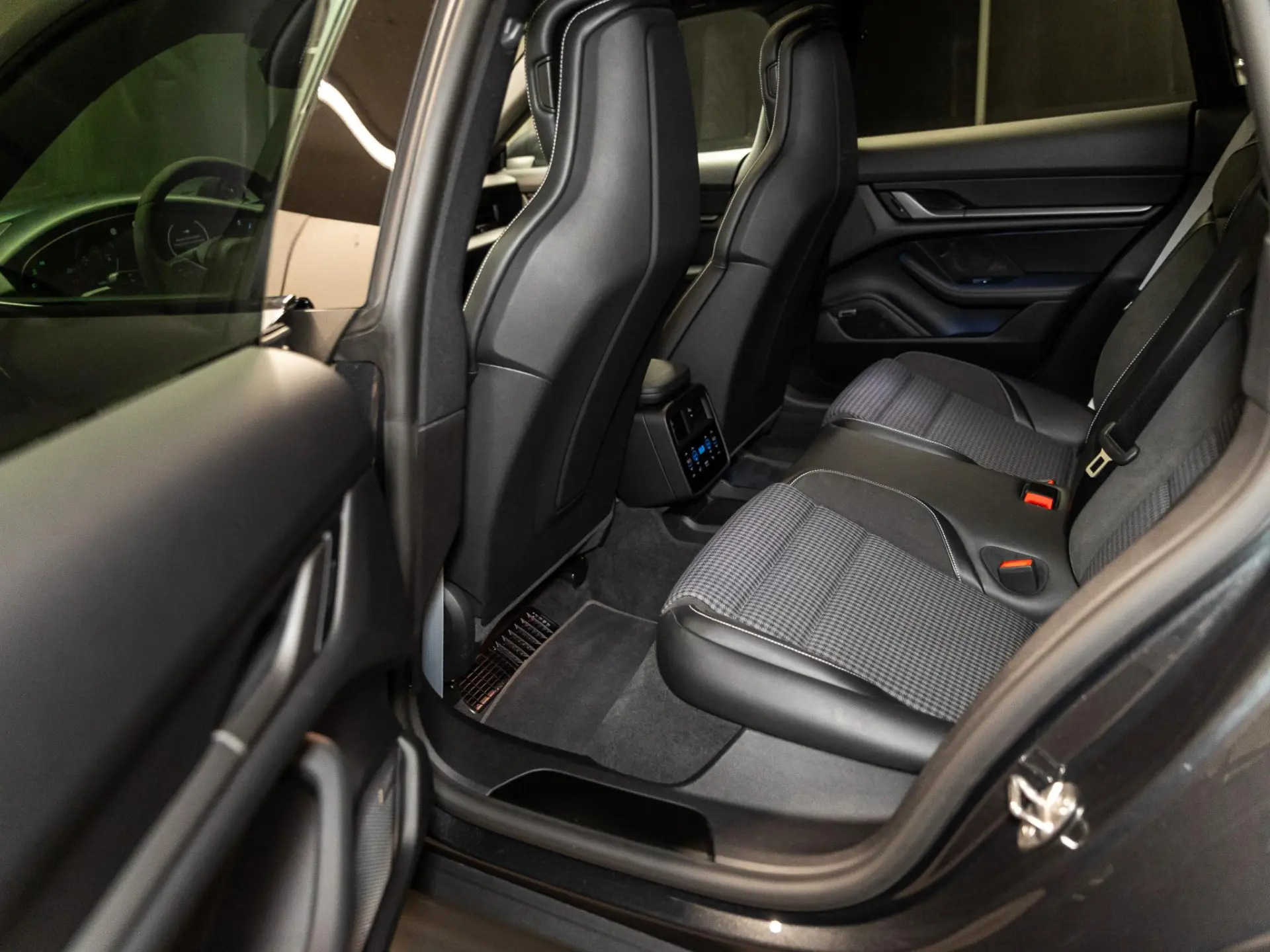 Taycan Sport Turismo 