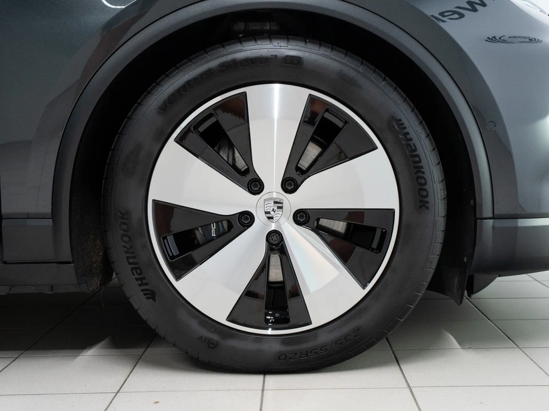 Macan 4