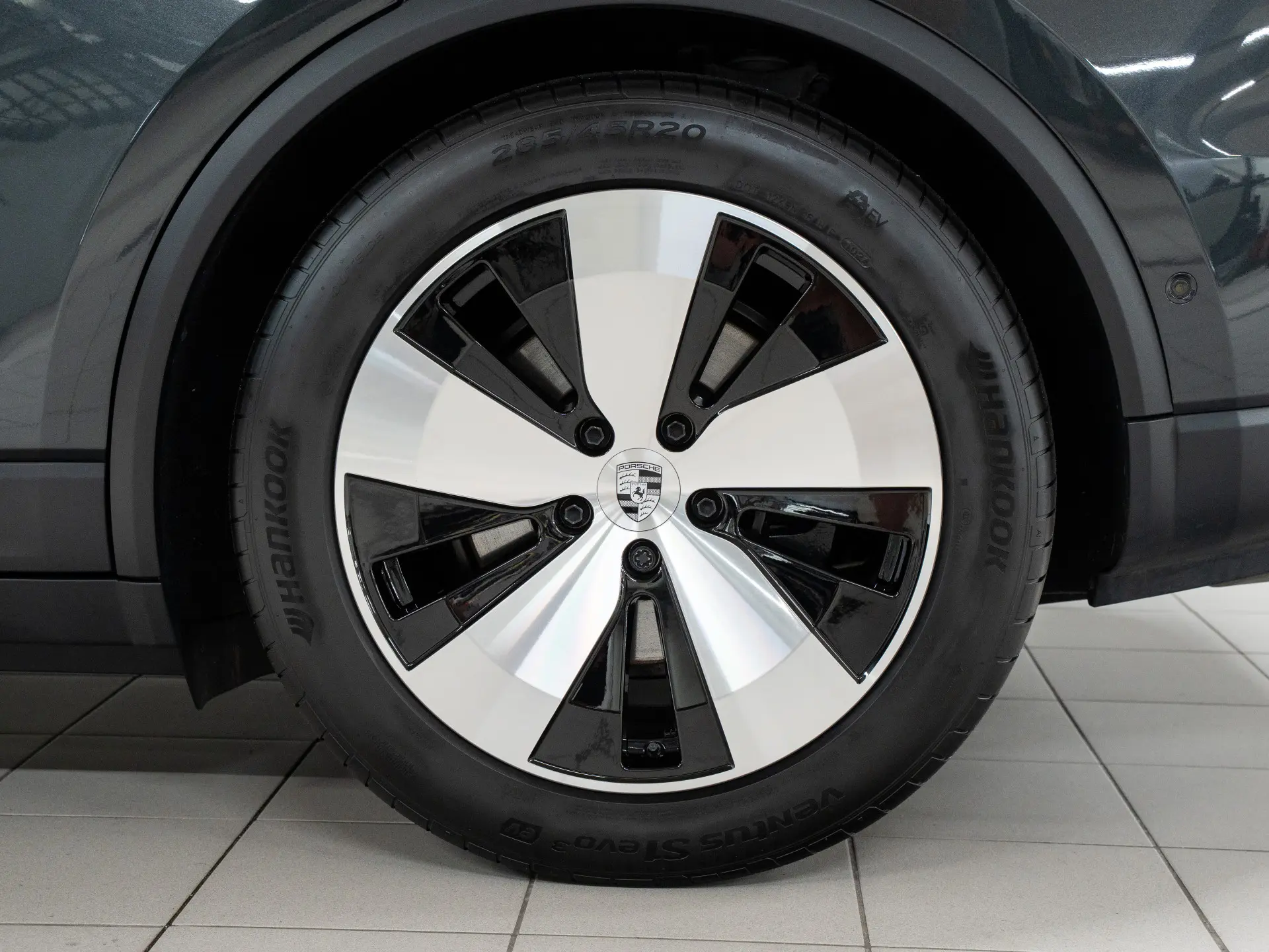 Macan 4