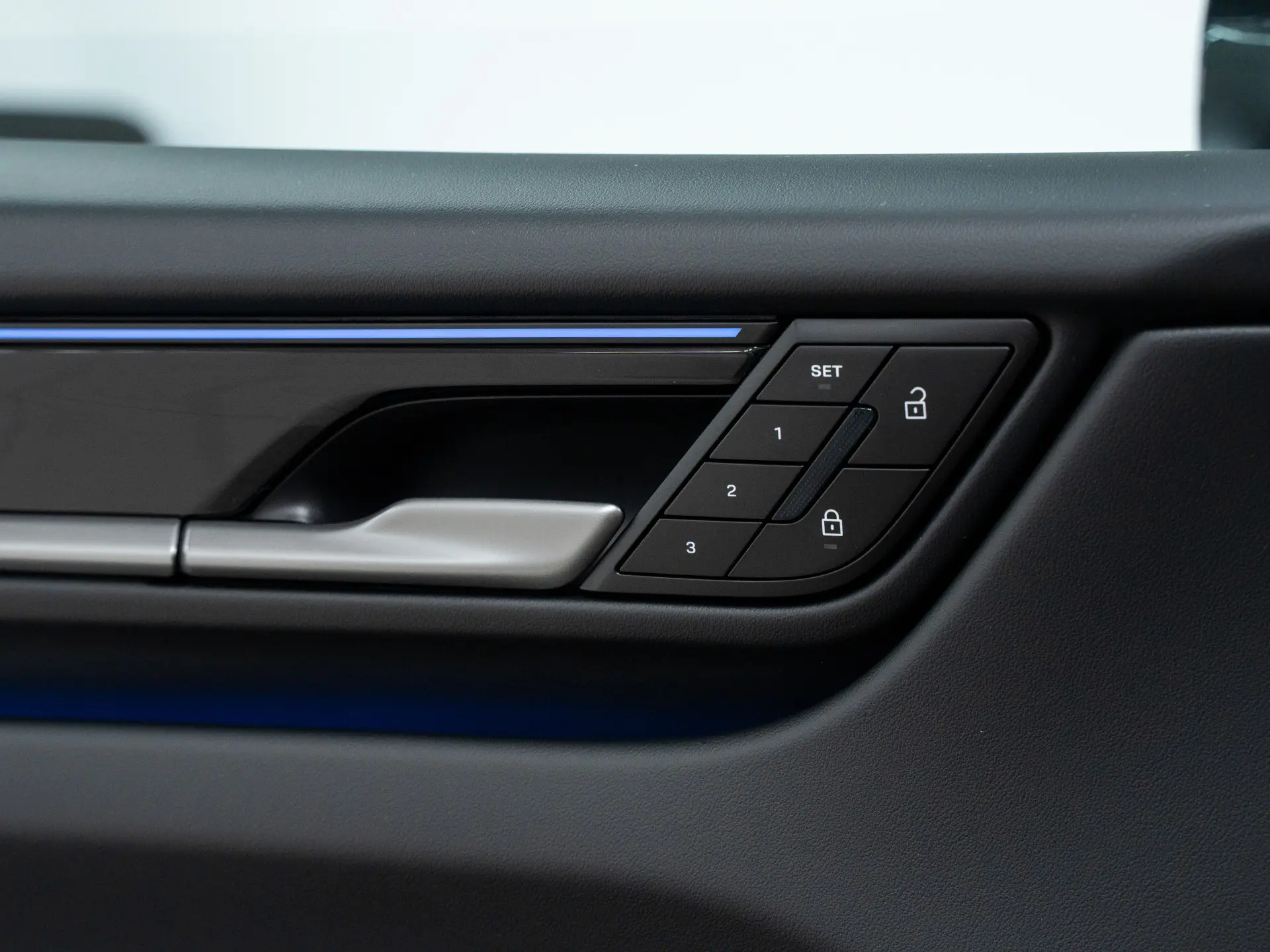 Macan 4