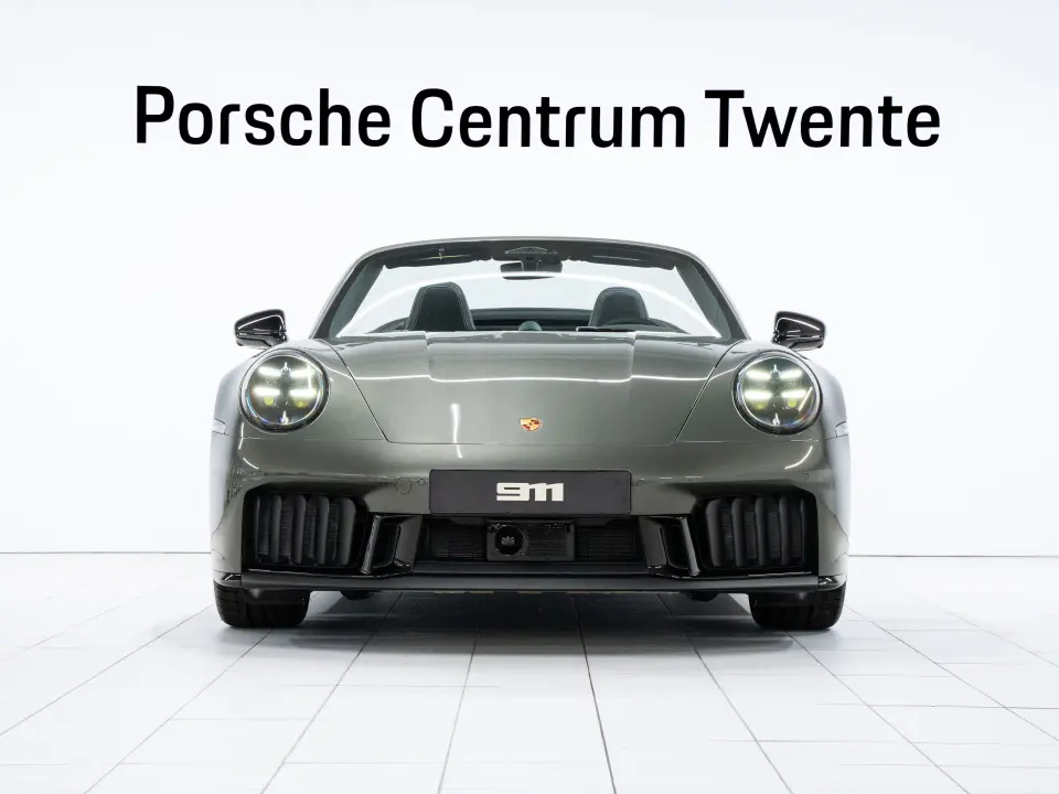 Porsche 911 Carrera 4 GTS Cabriolet