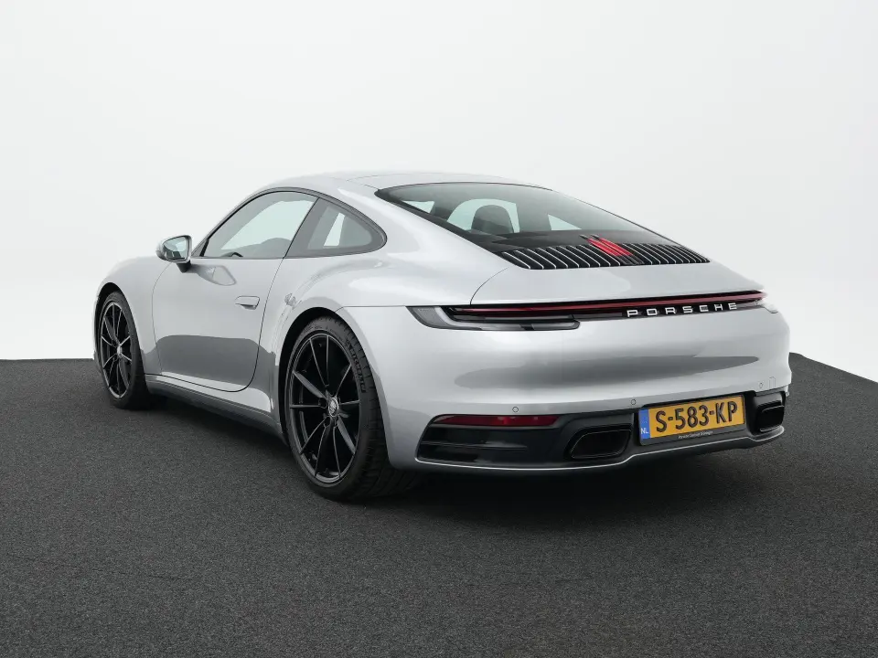 911 Carrera 4