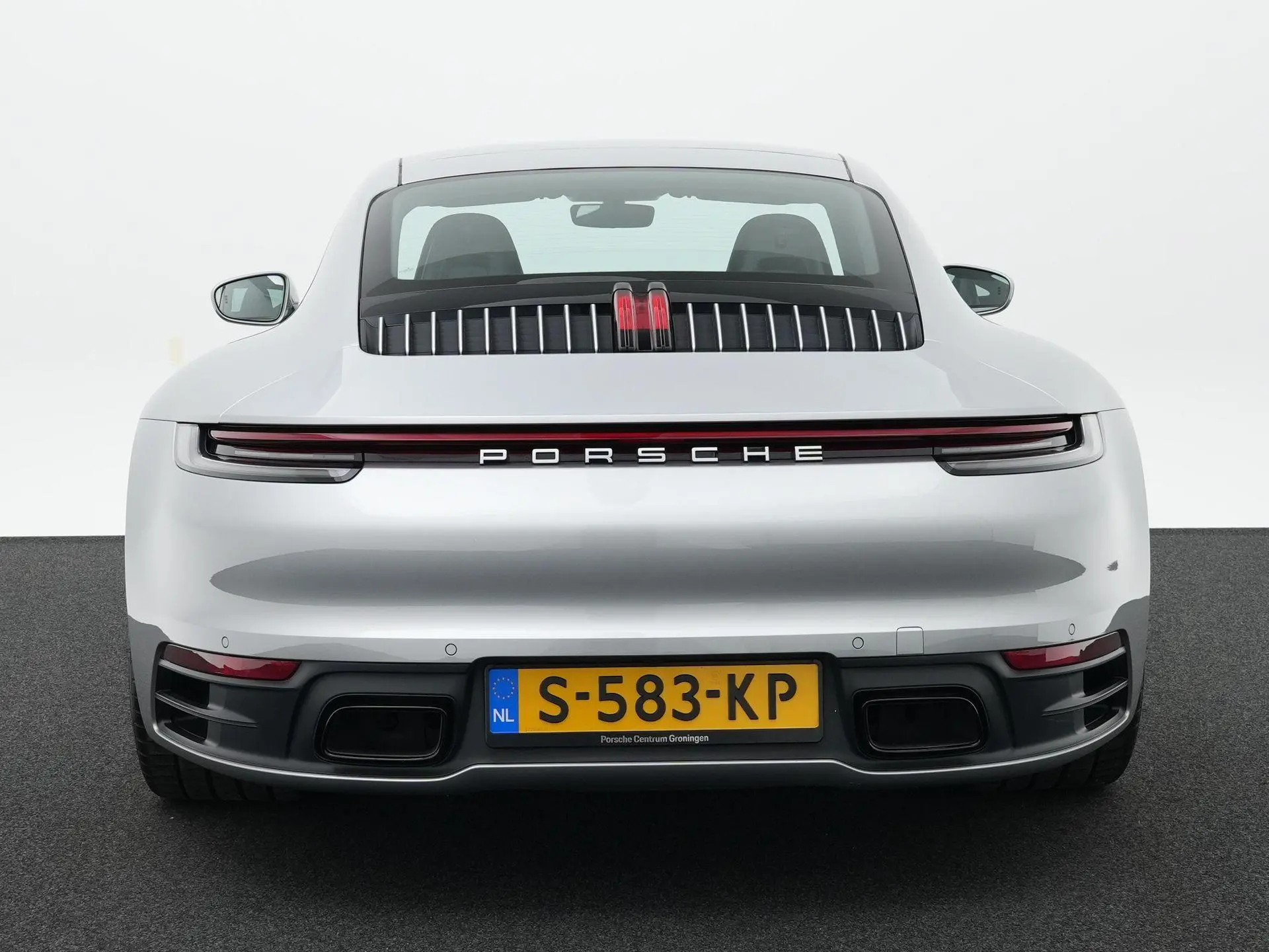 911 Carrera 4