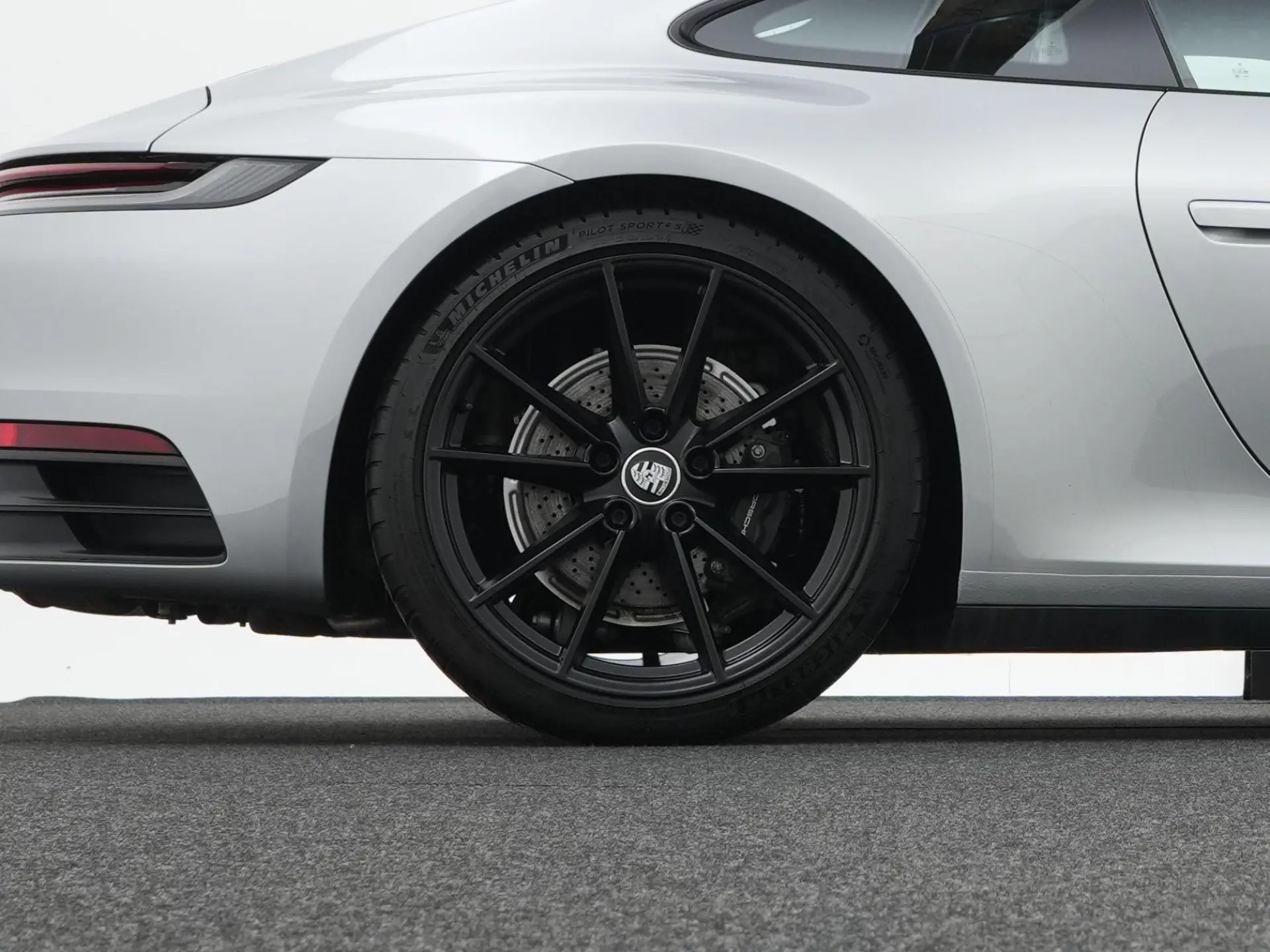 911 Carrera 4