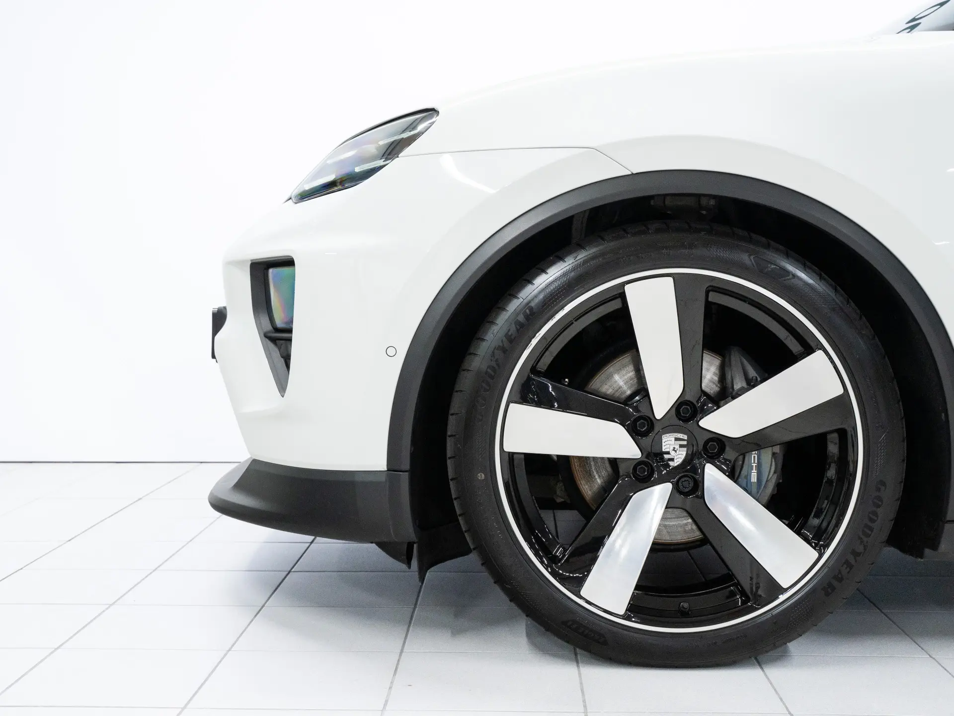 Macan 4
