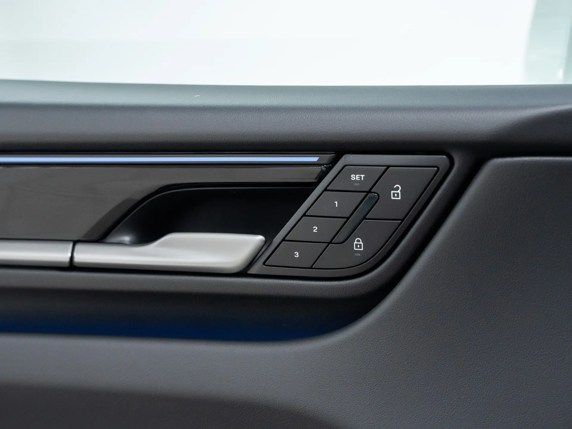 Macan 4