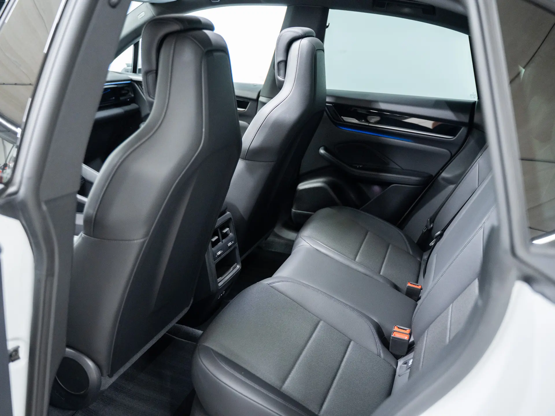 Macan 4