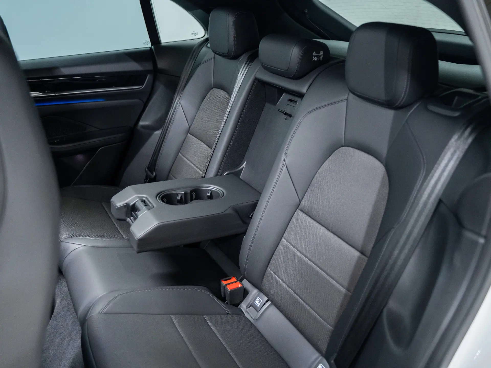 Macan 4
