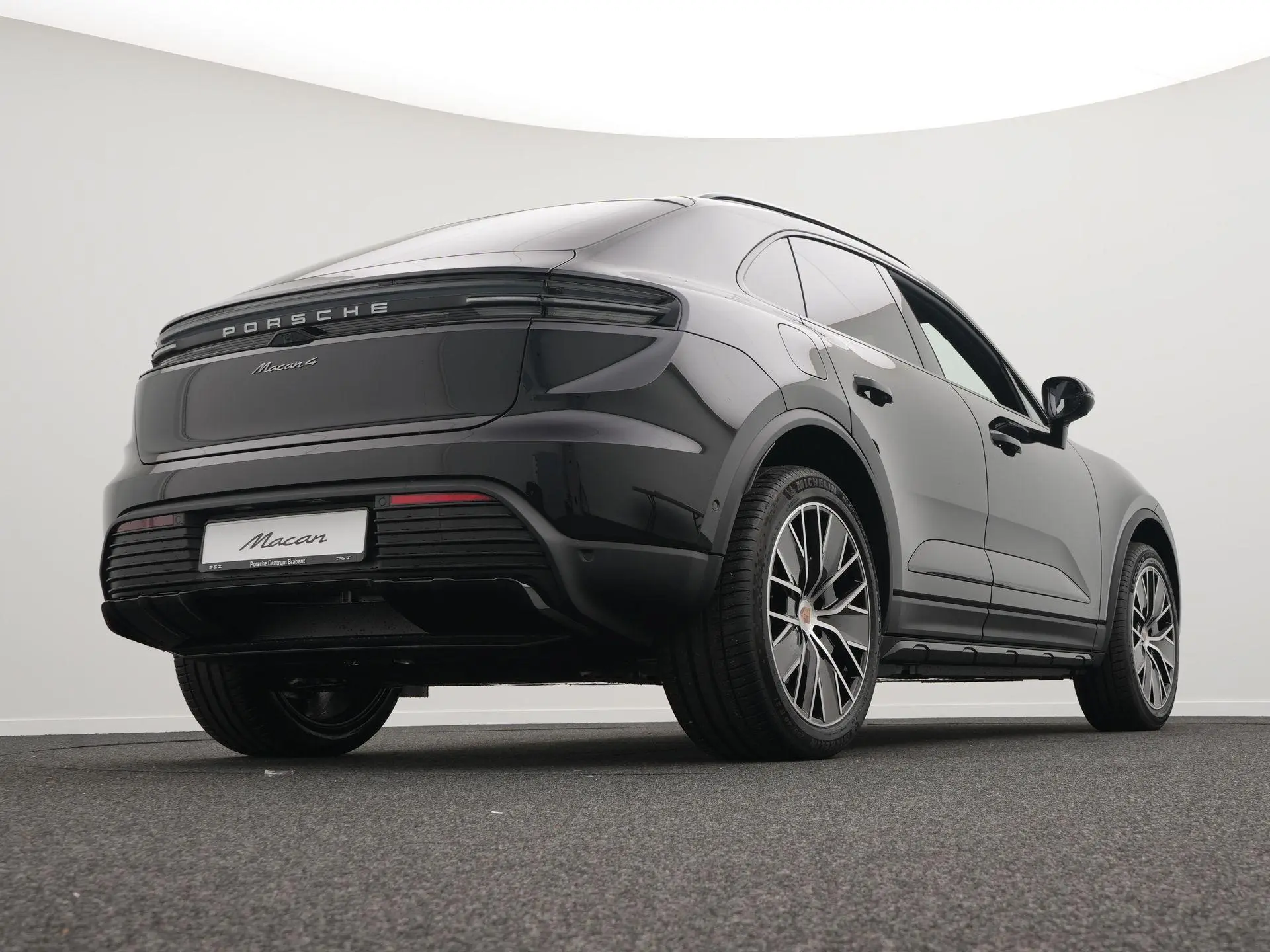 Macan 4