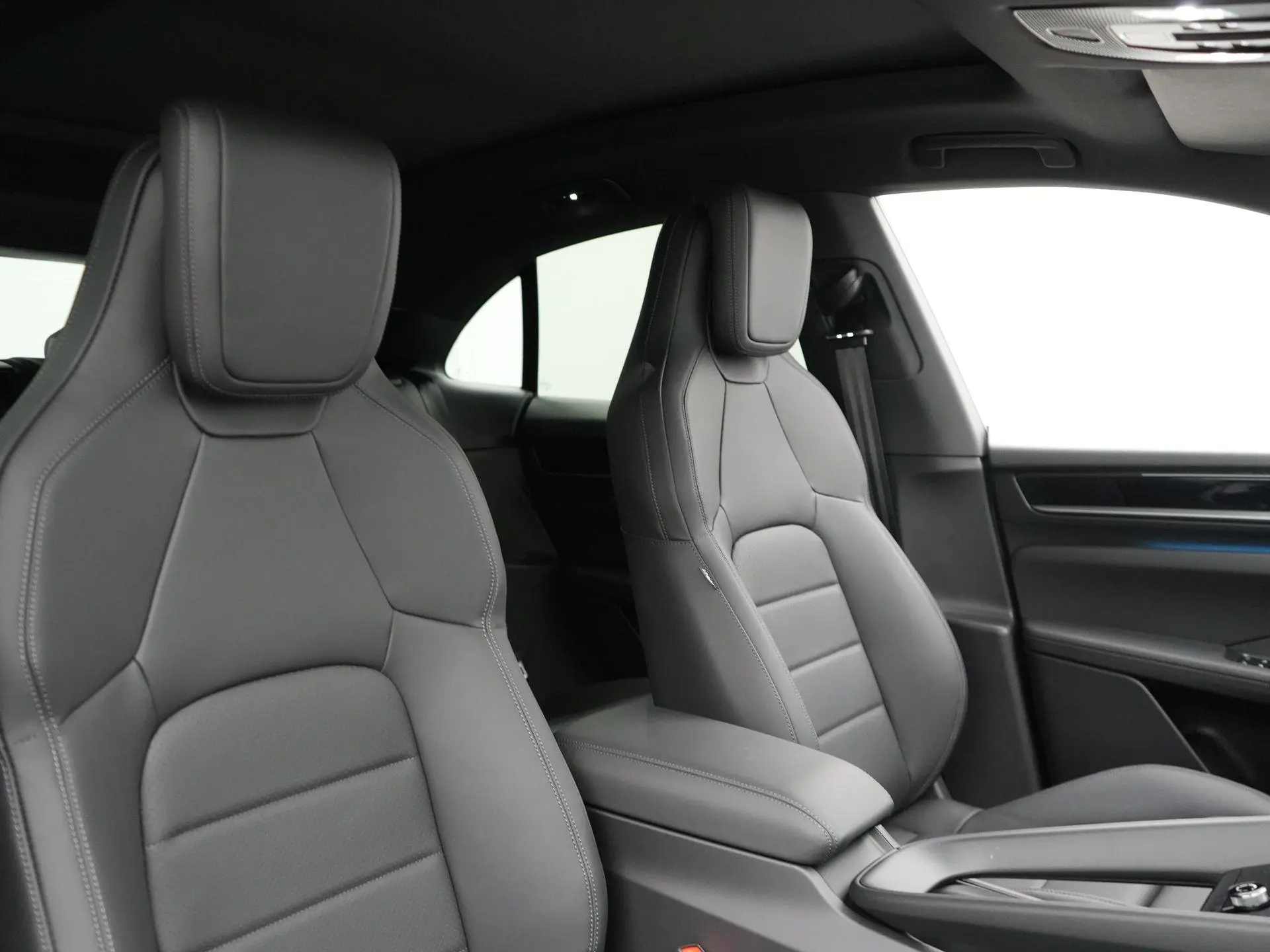 Macan 4