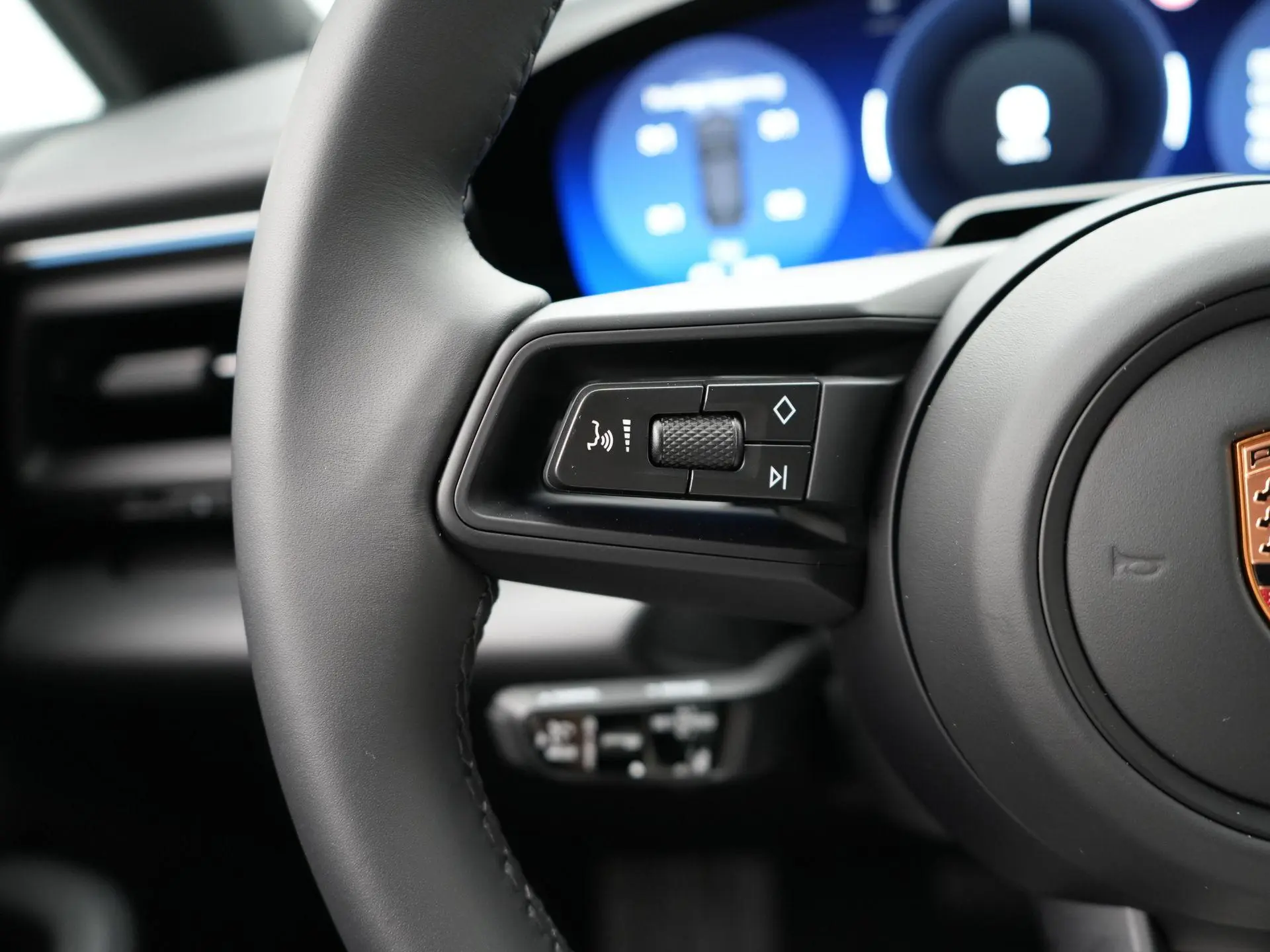 Macan 4