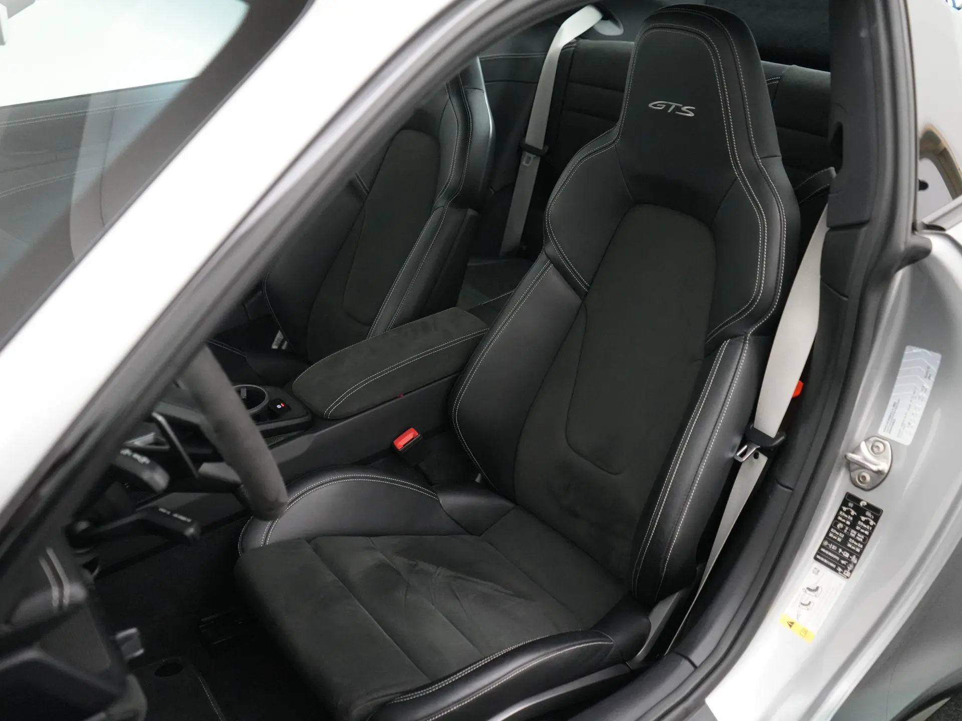 911 Carrera 4 GTS